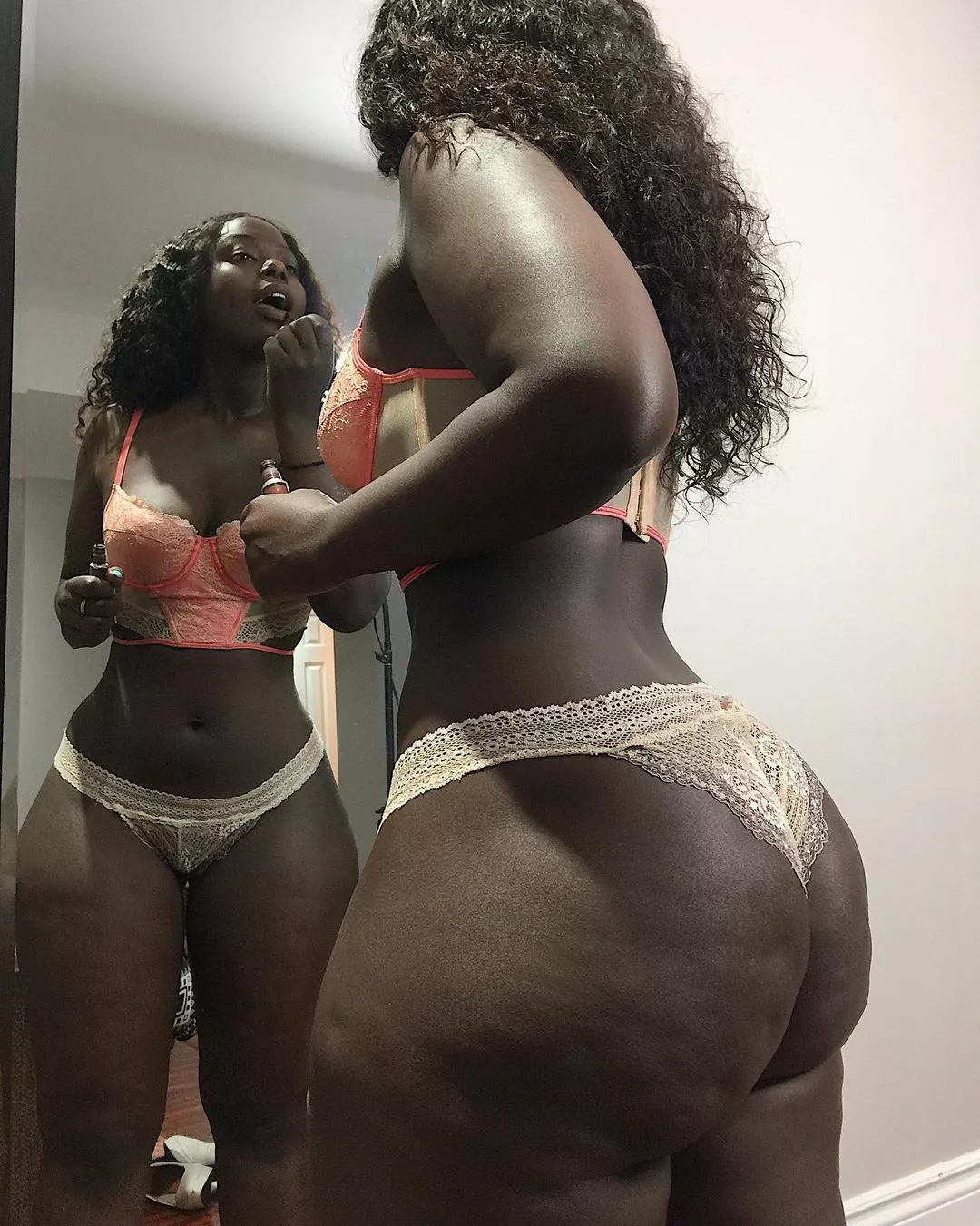 @Curvyandnatural ðŸ‡¨ðŸ‡¦