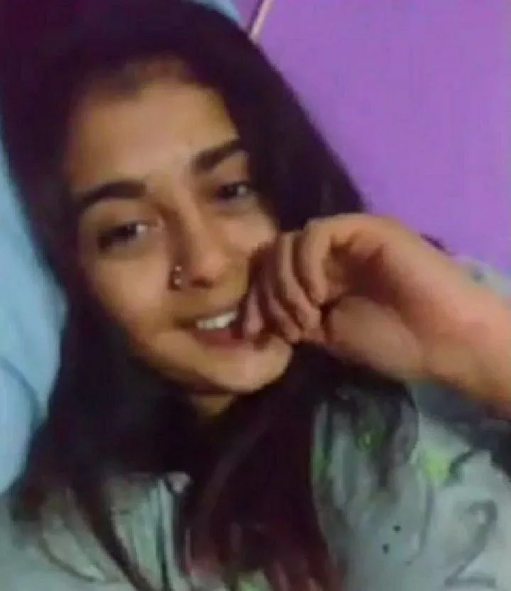 CUTE BEAUTY GIRL ON VIDEO CALL NAUGHTY REACTION