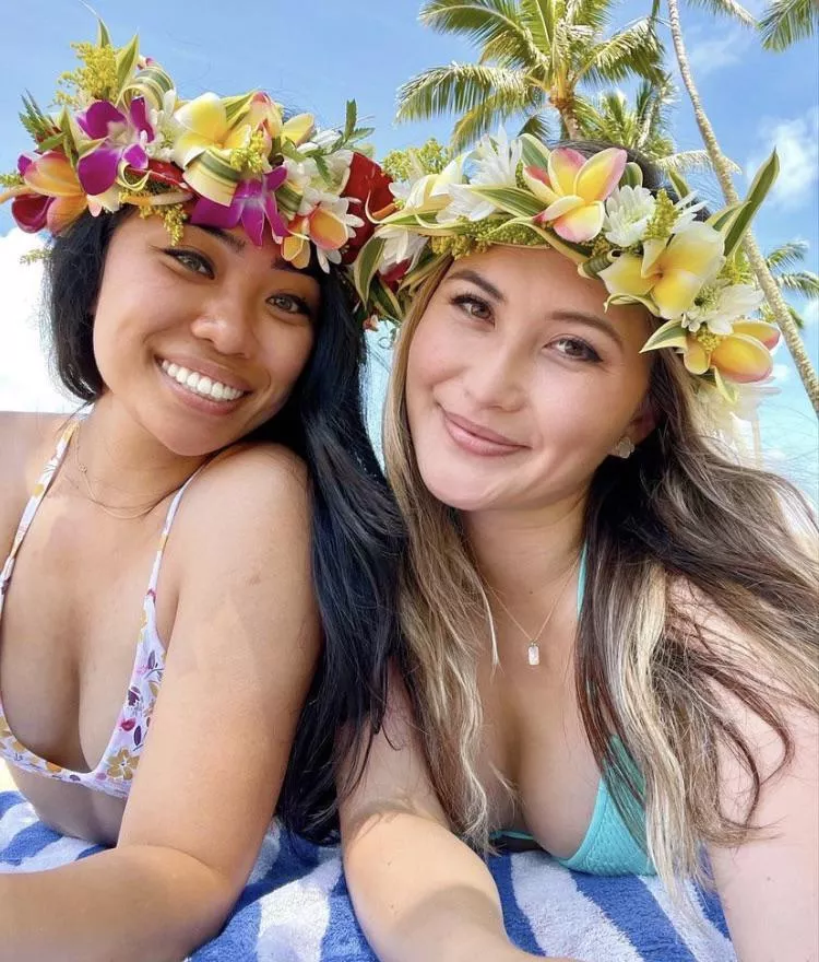 Cute Girls in Hawaii