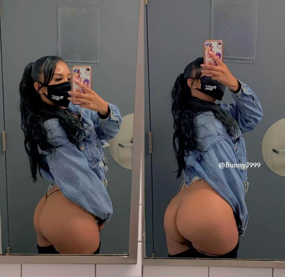 Cutie with a booty 😘