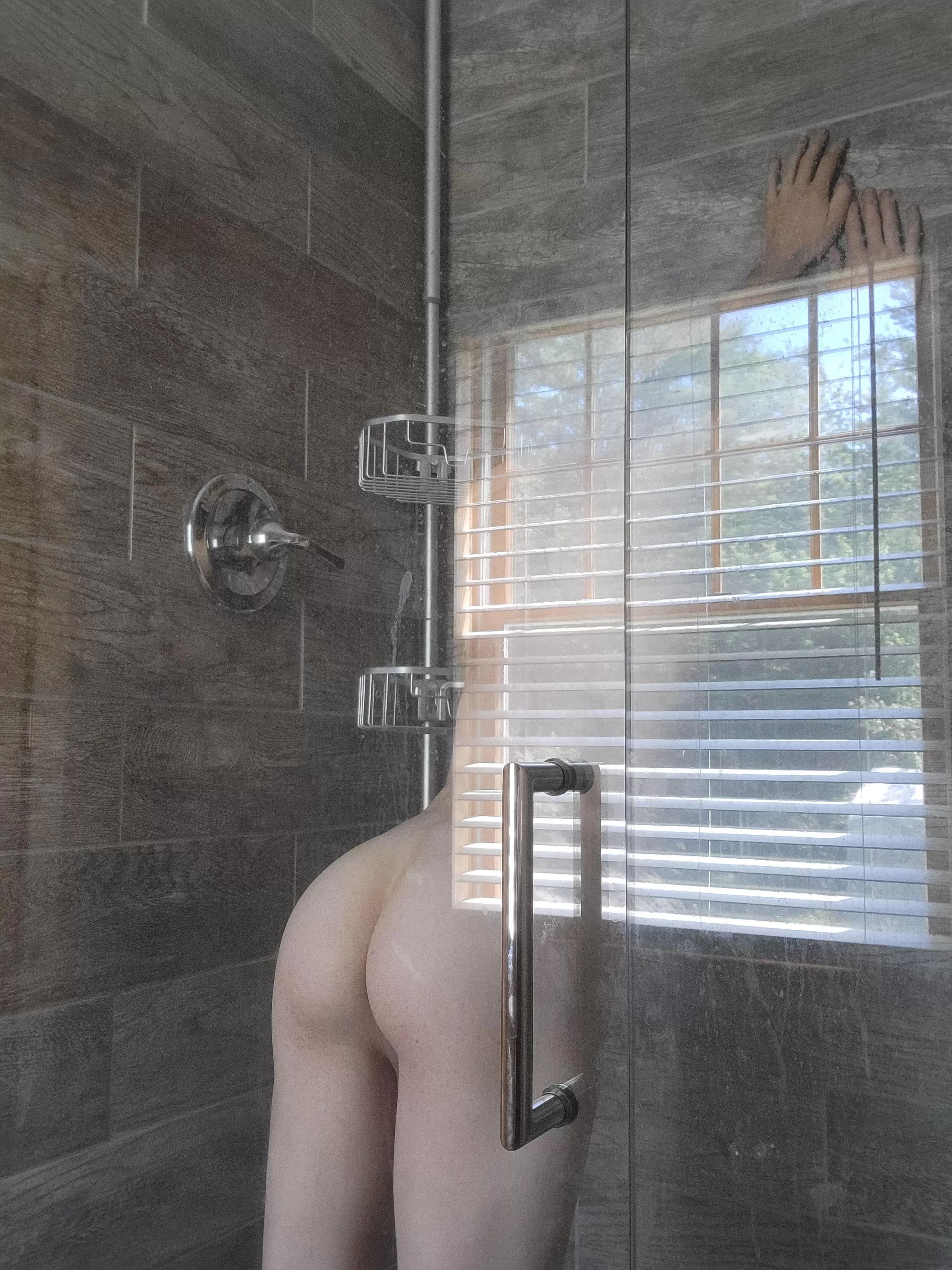 Daddy want to shower and cum