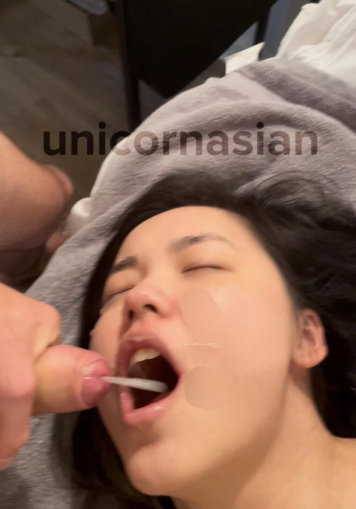 Daddy’s little Chinese cumdumpster 💦🍆