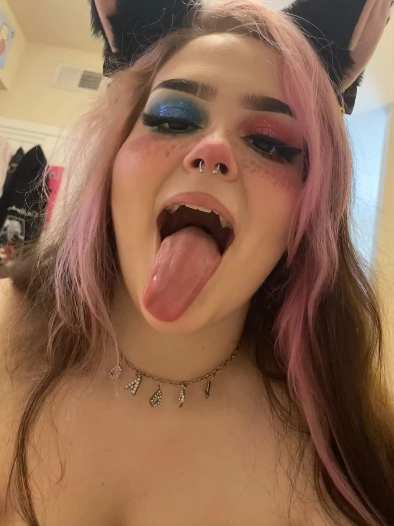 Daddyâ€™s little slut always ðŸ¥µ Only $3 to join rn! Instant access to 600+ pics, 70+ vids & more !! Link in comments