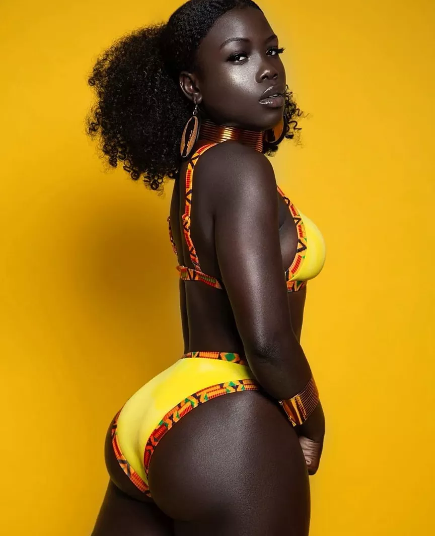 Dark skin queen