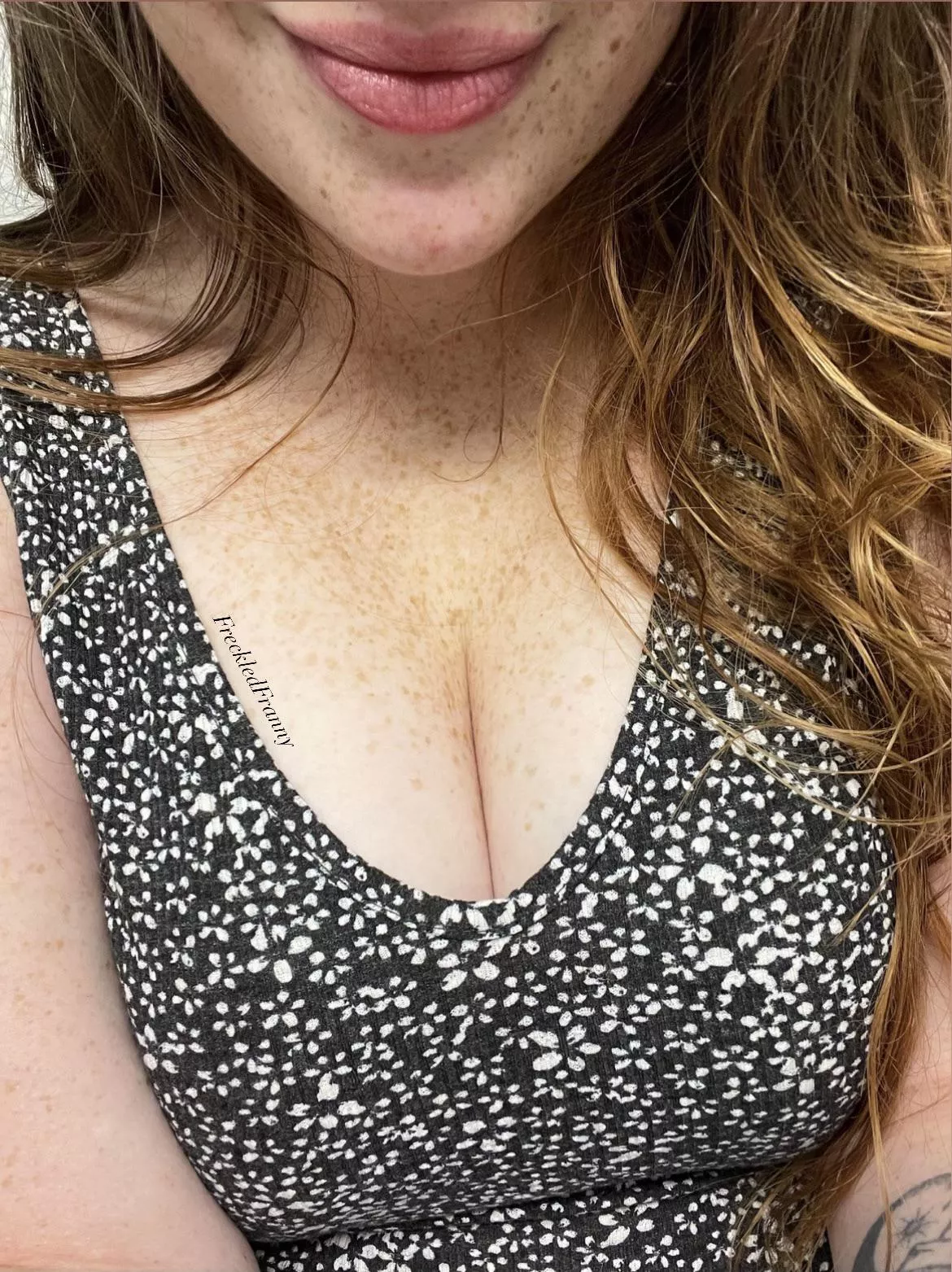 Date night cleavage ðŸ–¤