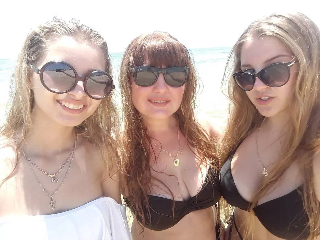 Daughter - Mom - Little Daughter. Which one would you fuck in front of me?