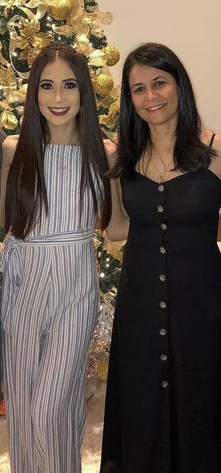 Daughter or mom? [2]