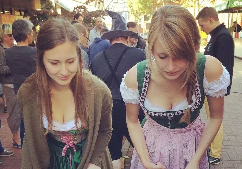 Dirndl beauties [2]