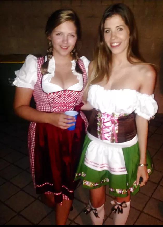 Dirndl gals