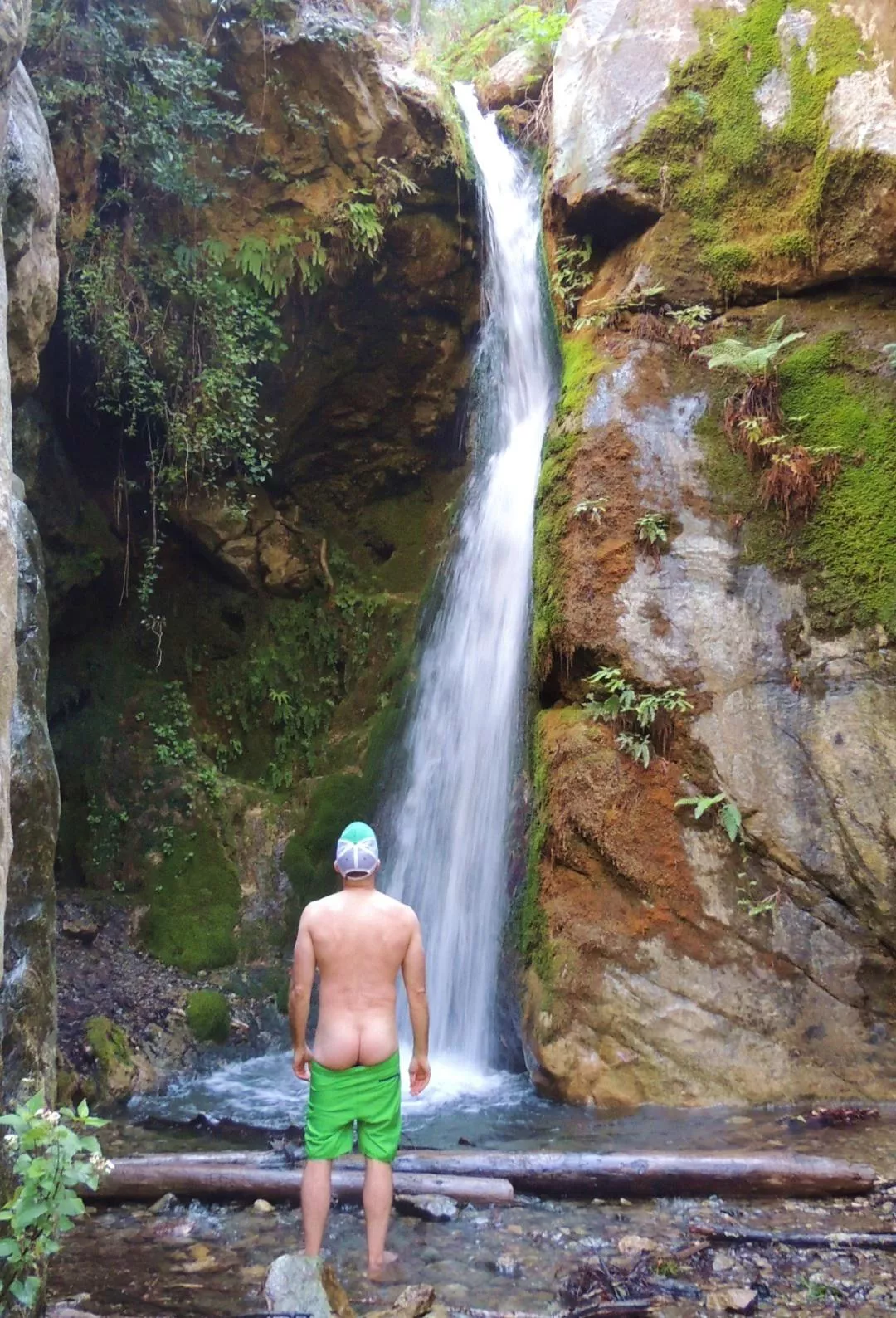 Do go chasing waterfalls 💚 This is my secret waterfall in Big Sur. Its the perfect place to get naked.