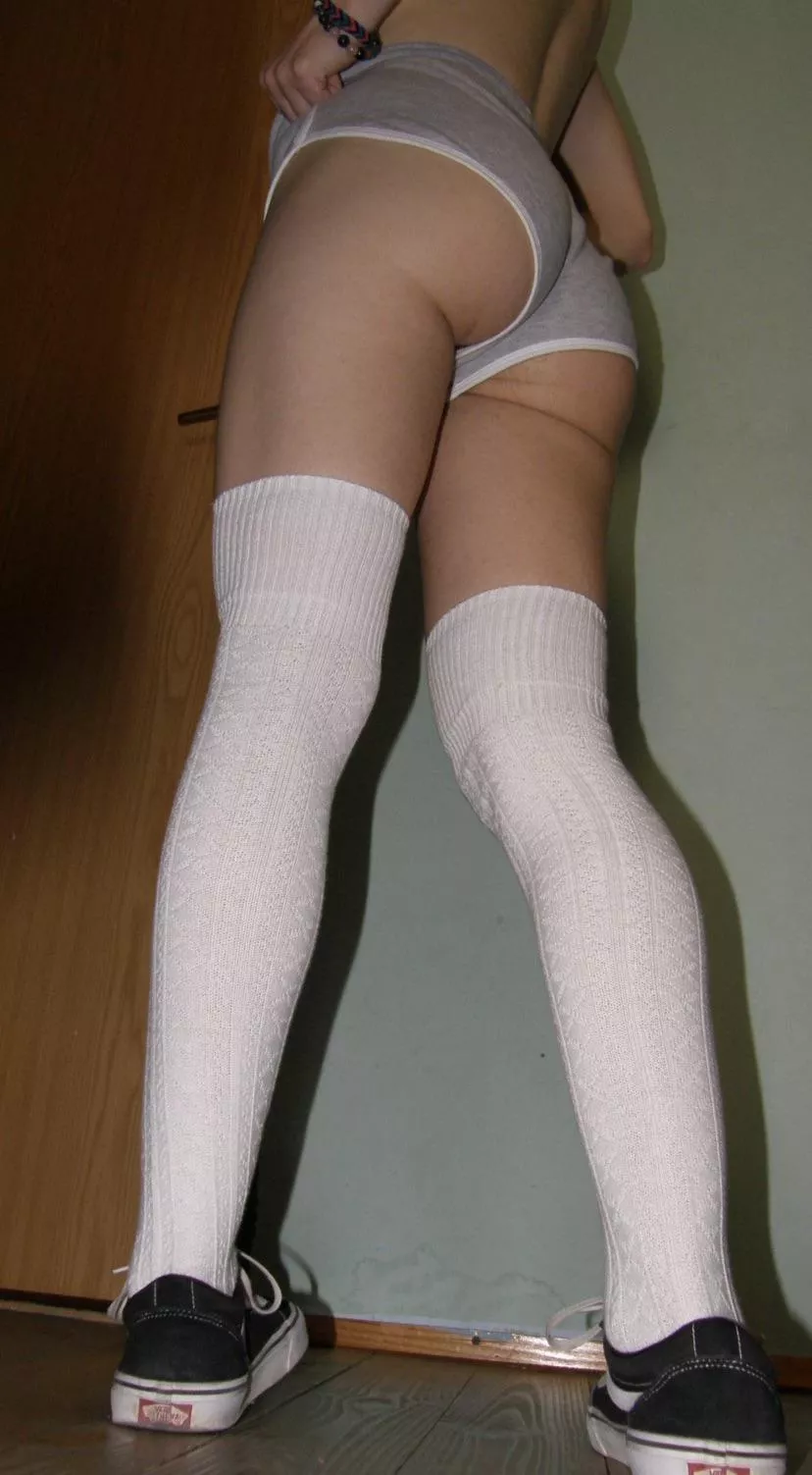 Do guys like long legs?