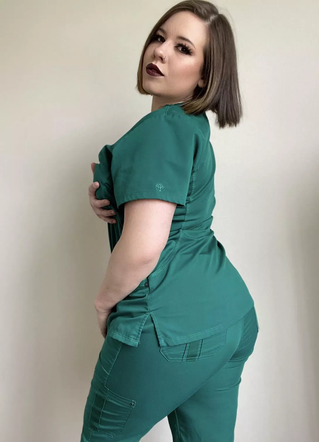 Do I fill these scrubs nicely? (CNA)