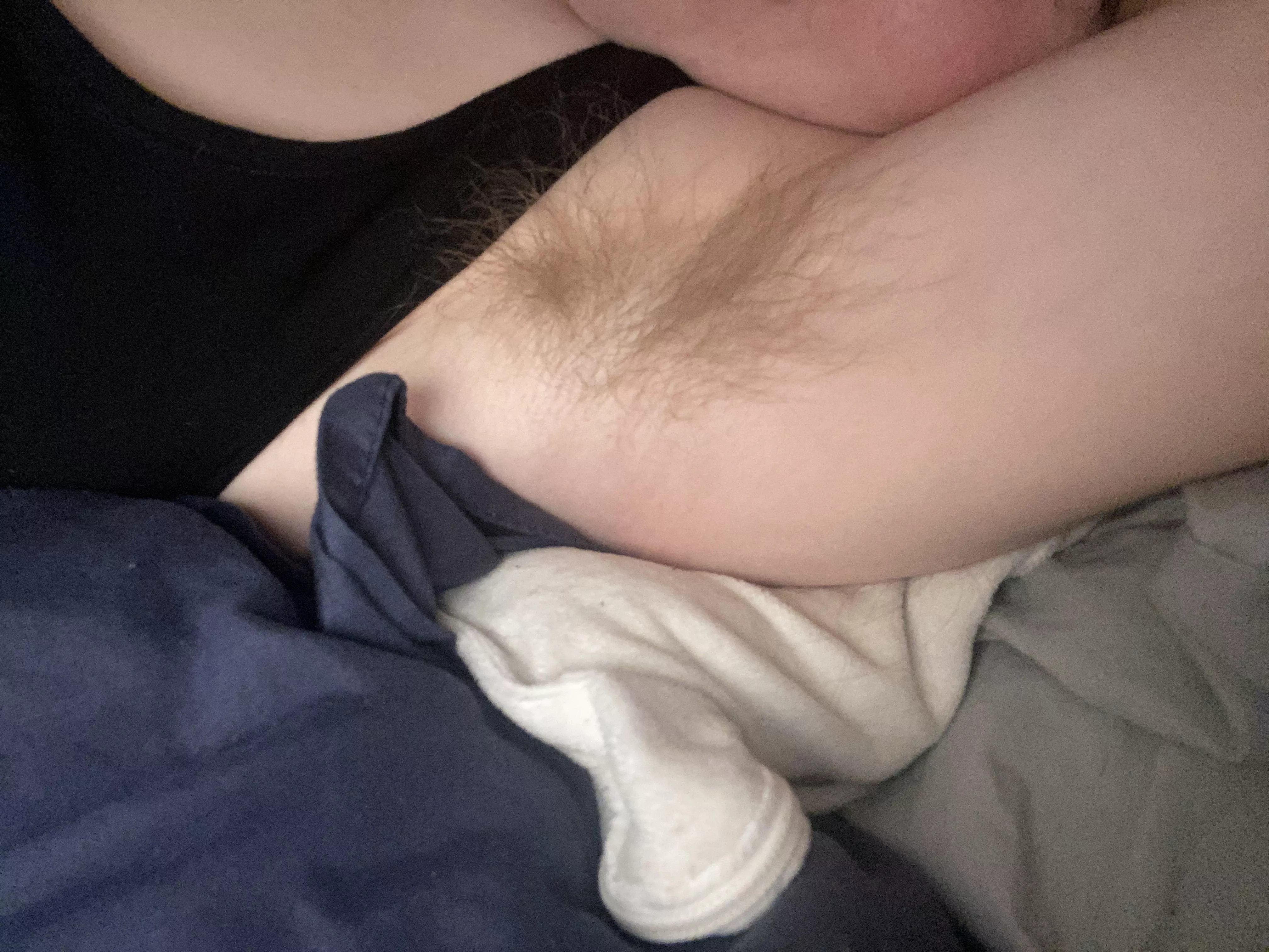 Do my hairy armpits make you hard?