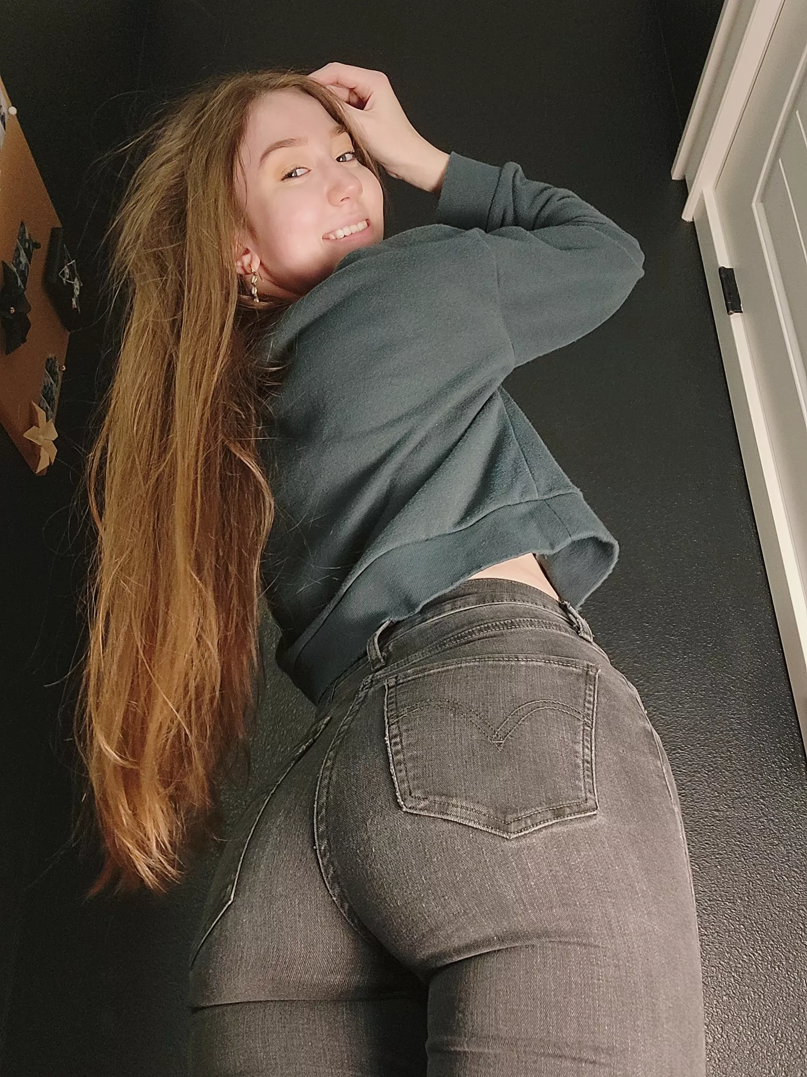 Do these jeans make my booty look good?