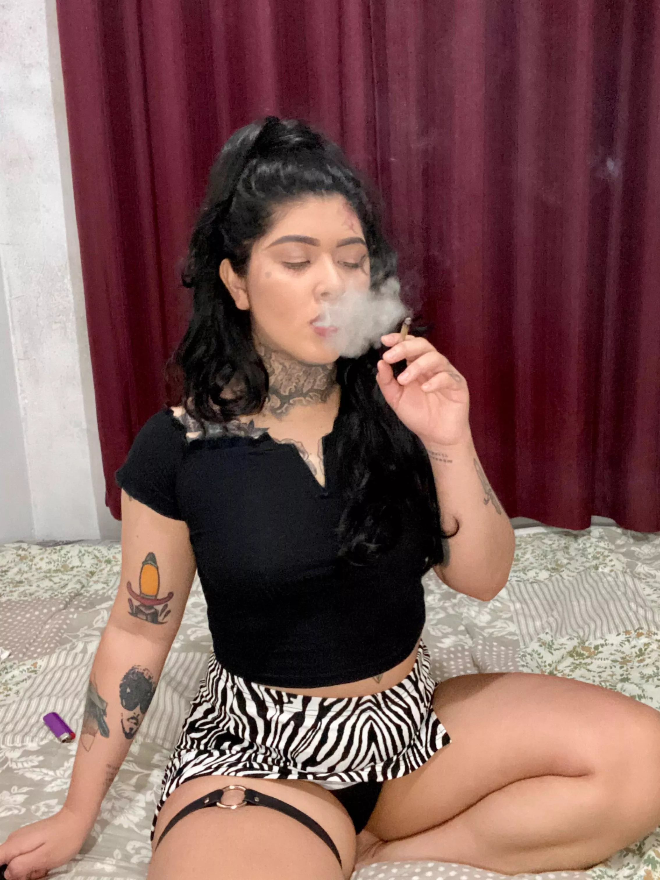 Do u want to smoke with me? 🥵