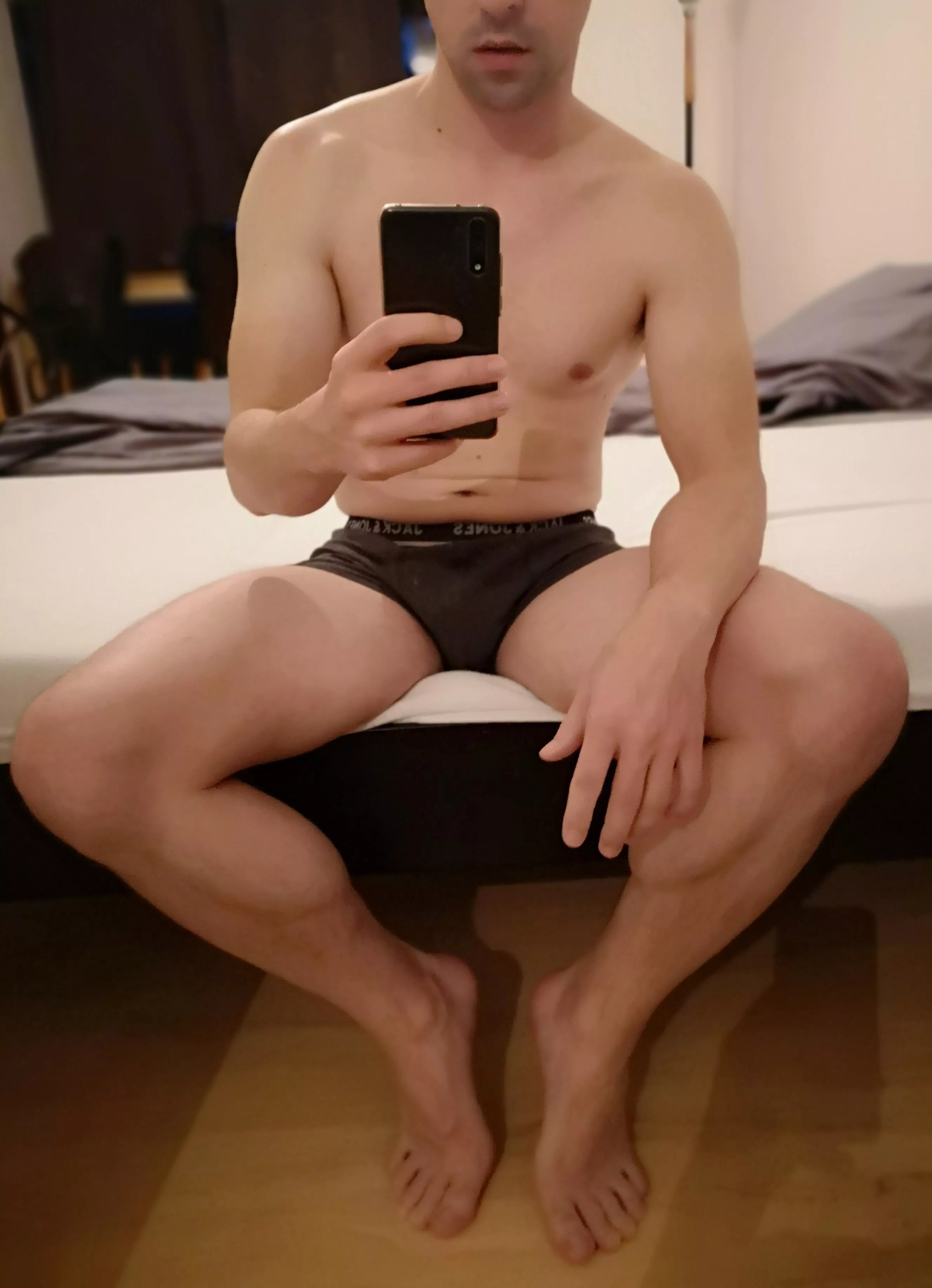 Do you like men with spread legs? 😋 😈