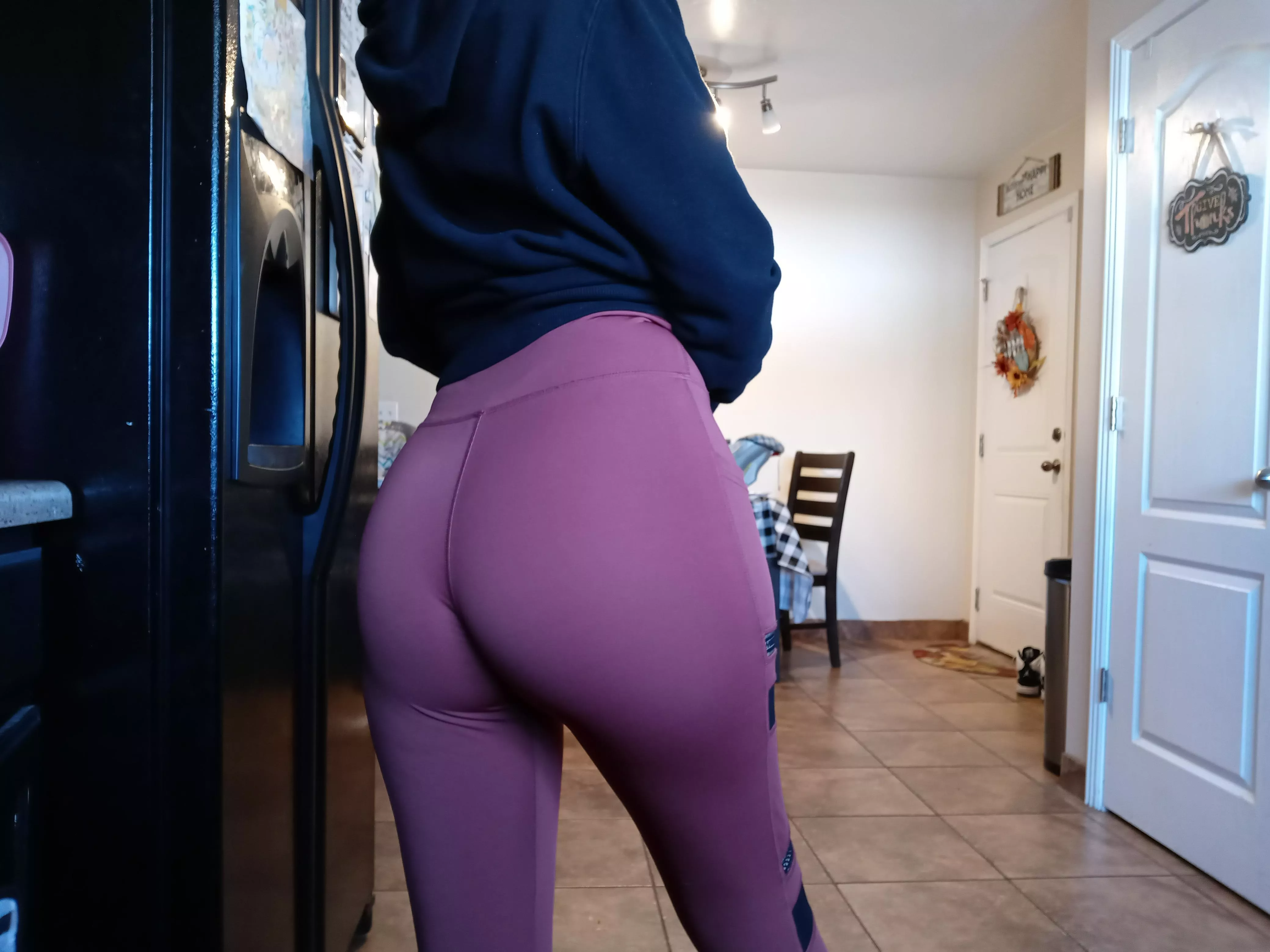 Do you like my big ass in these tight yoga pants