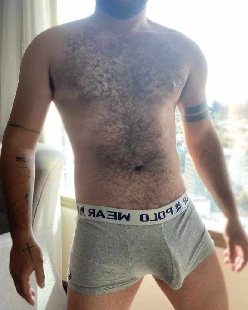 Do you like my brazilian hairy body? WOOF! ðŸ»