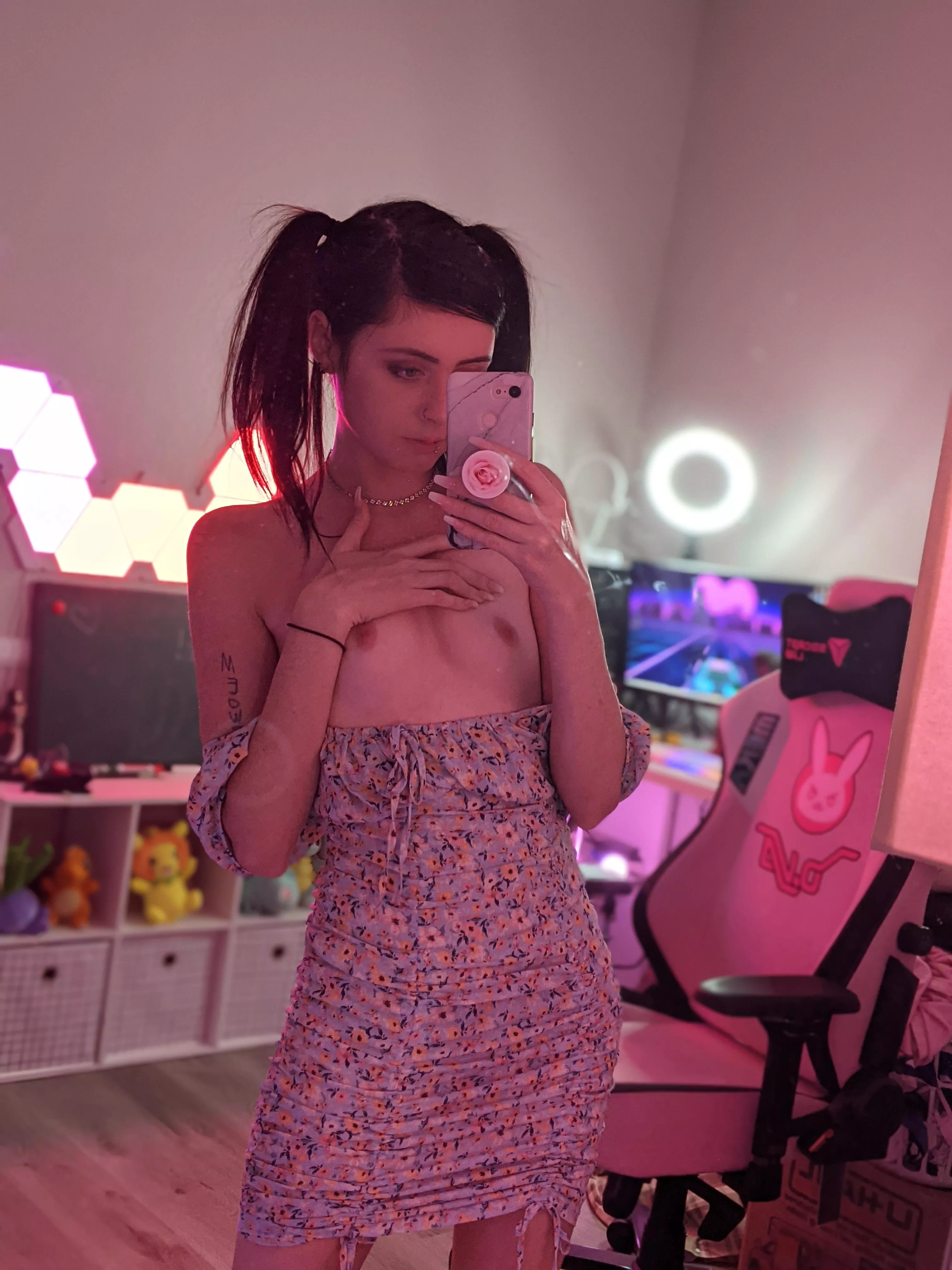 Do you like my dress? ðŸ¥°