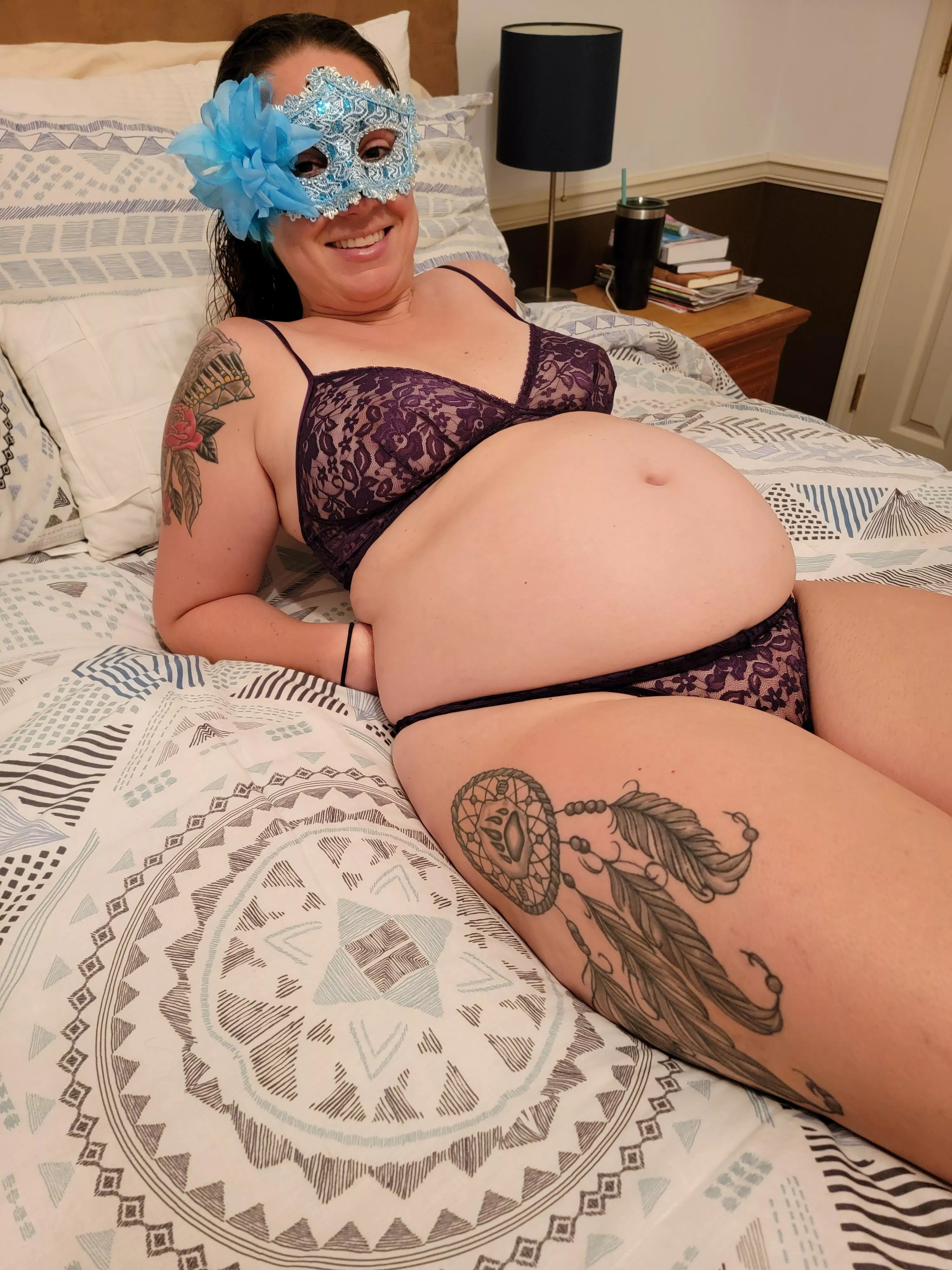 Do you like my preggo belly in my new matching panties?!