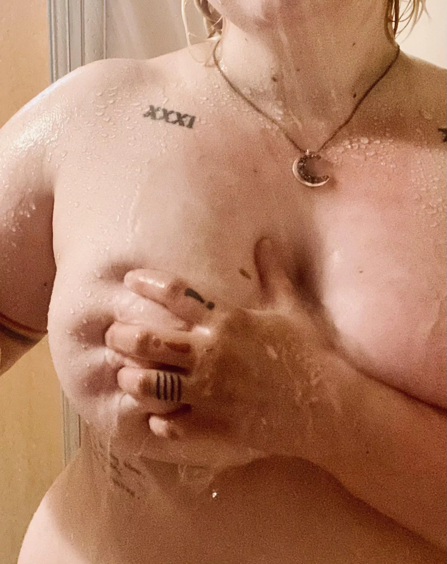 Do you like my soaking wet tits ðŸš¿