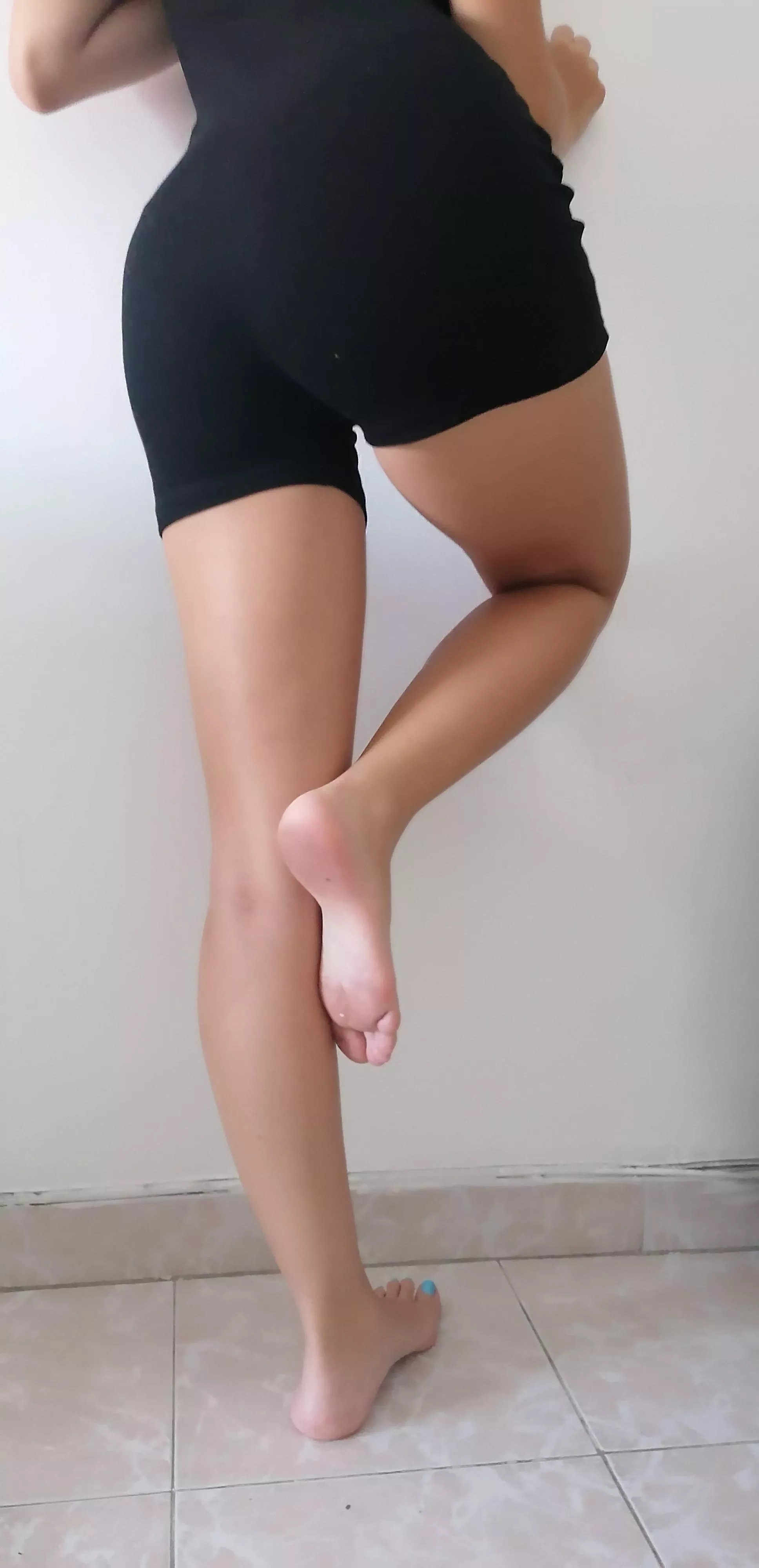 Do you like my tasty legs? [F] ðŸ¥°