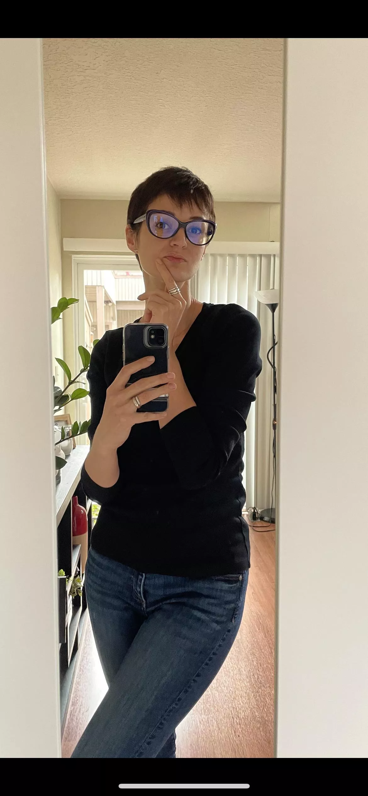 Do you like your MILF to wear glasses ðŸ¤“ [F38]?