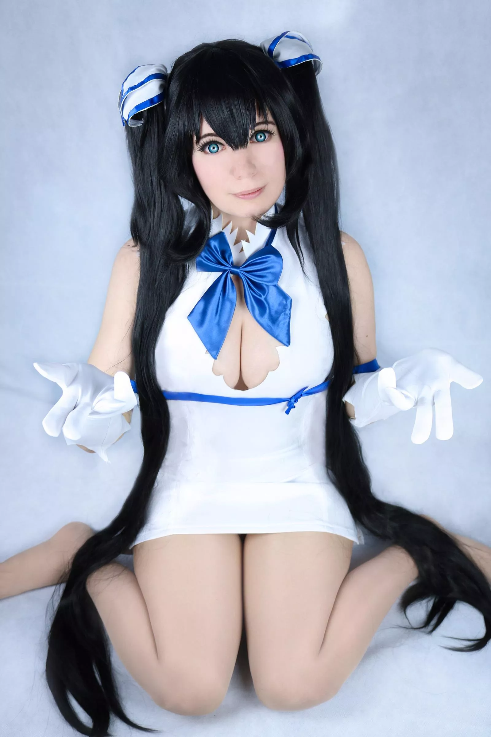 Do you wanna go on a quest with Hestia? (By Lysande)