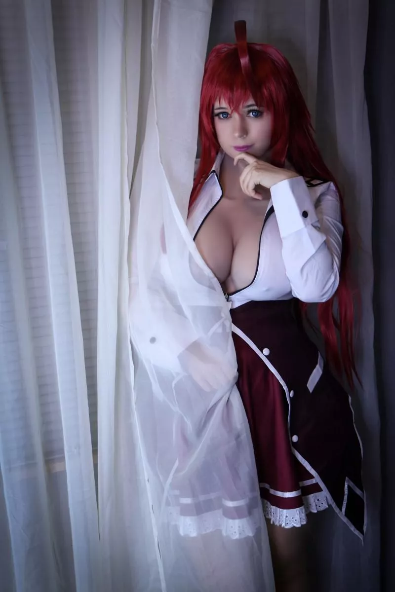 Do you want to spend a romantic evening with Rias? (By Lysande)