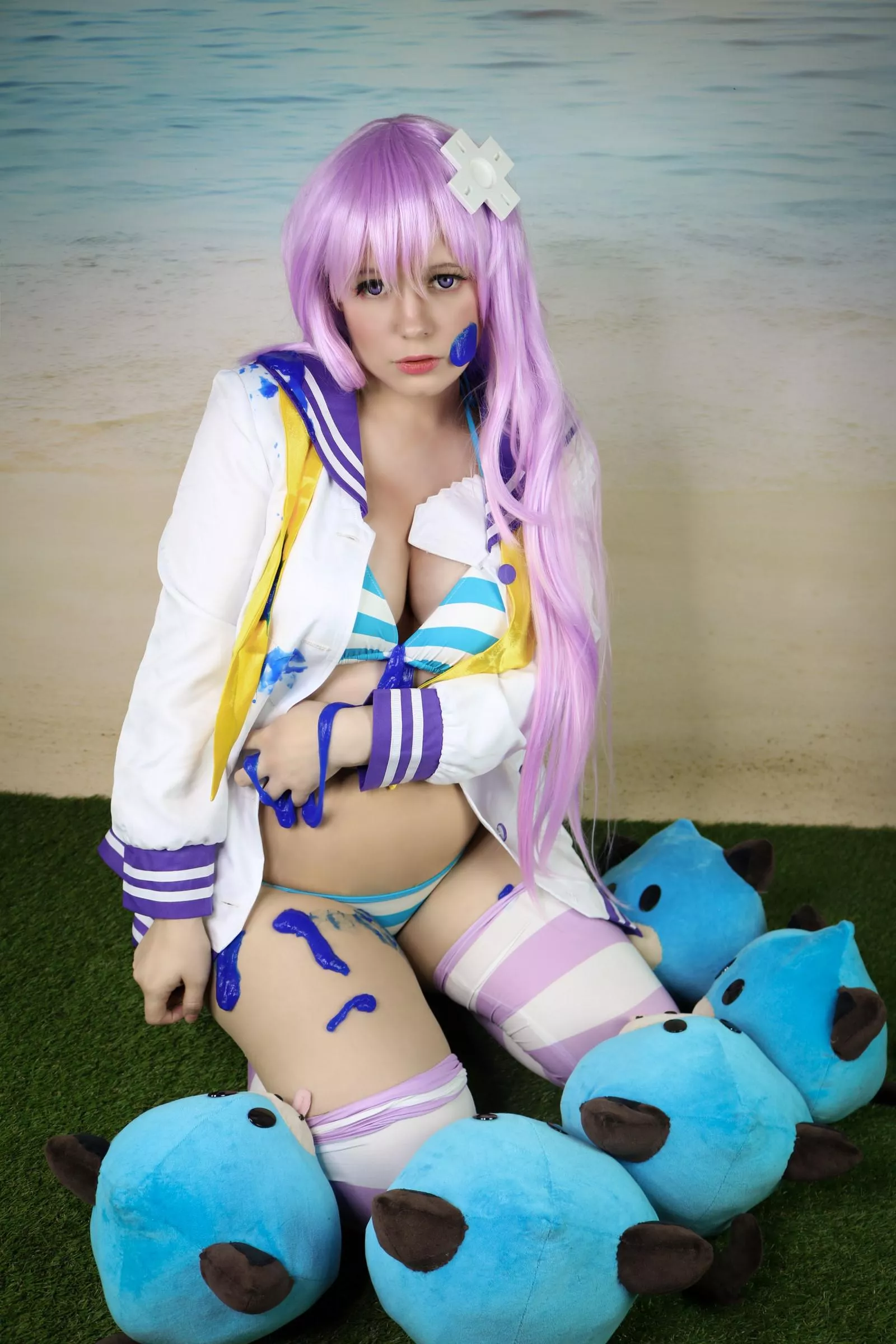 Do you want to watch Nepgear undress? (By Lysande)