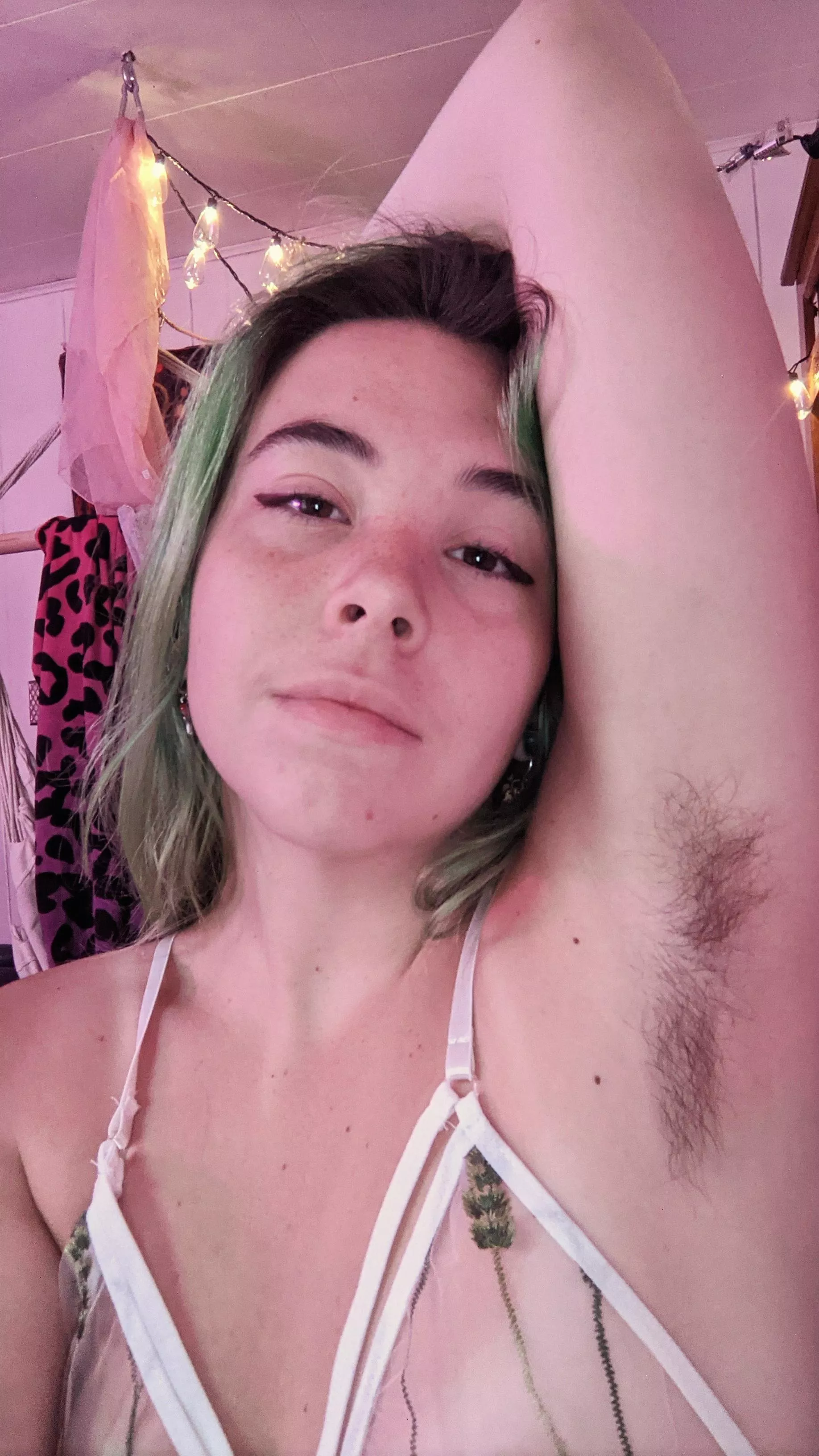 does anybody like armpit hair on a girl?