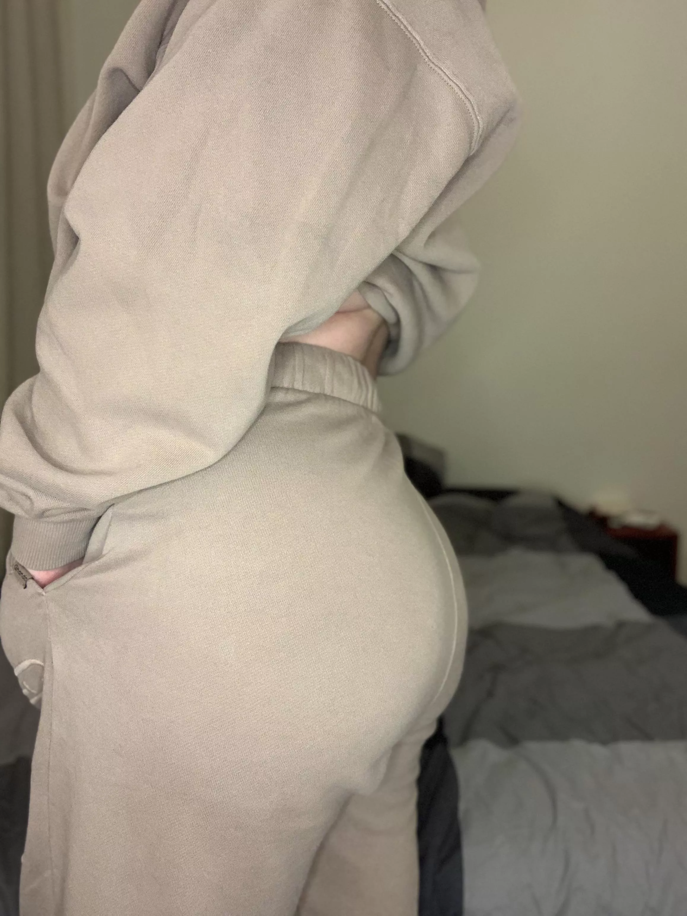 Does my ass look good in these pants?