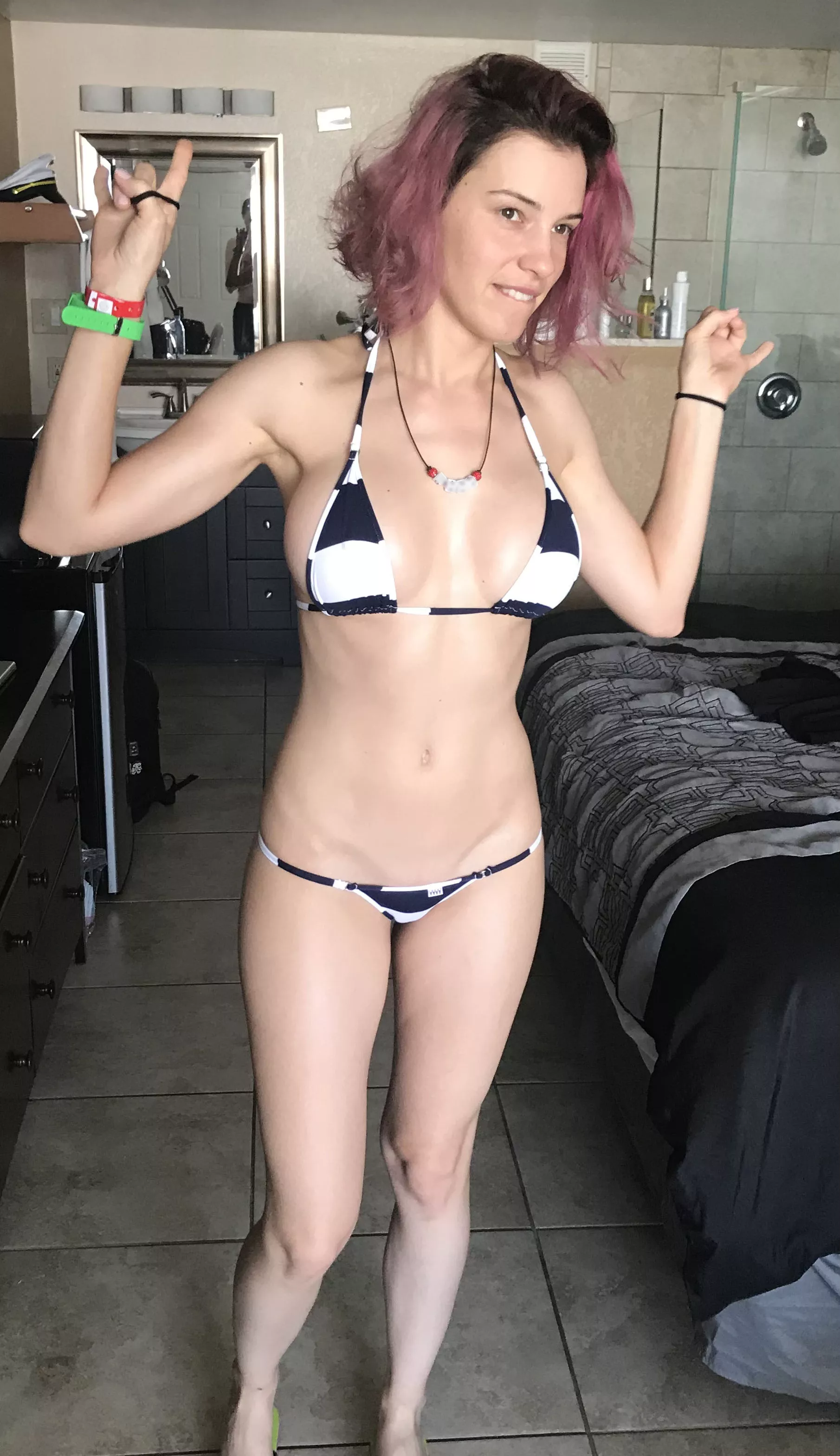 Does my tummy look good in a bikini? [OC]