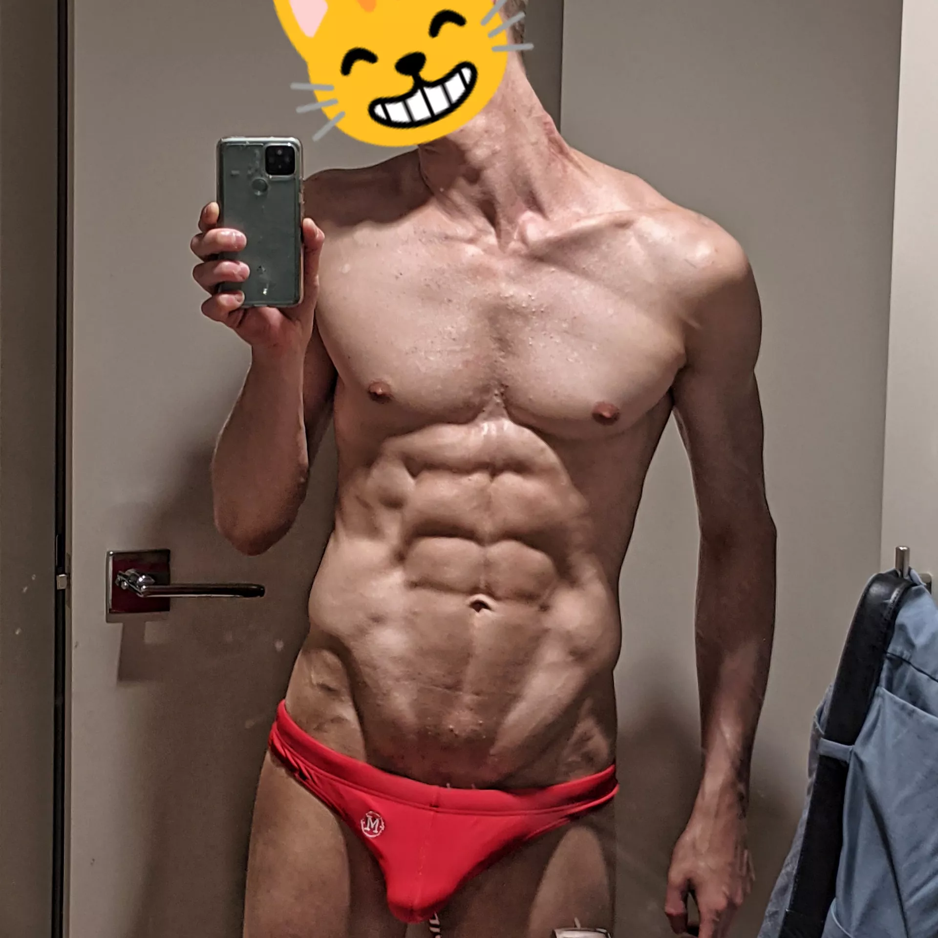 Does the new speedo highlight my goods?