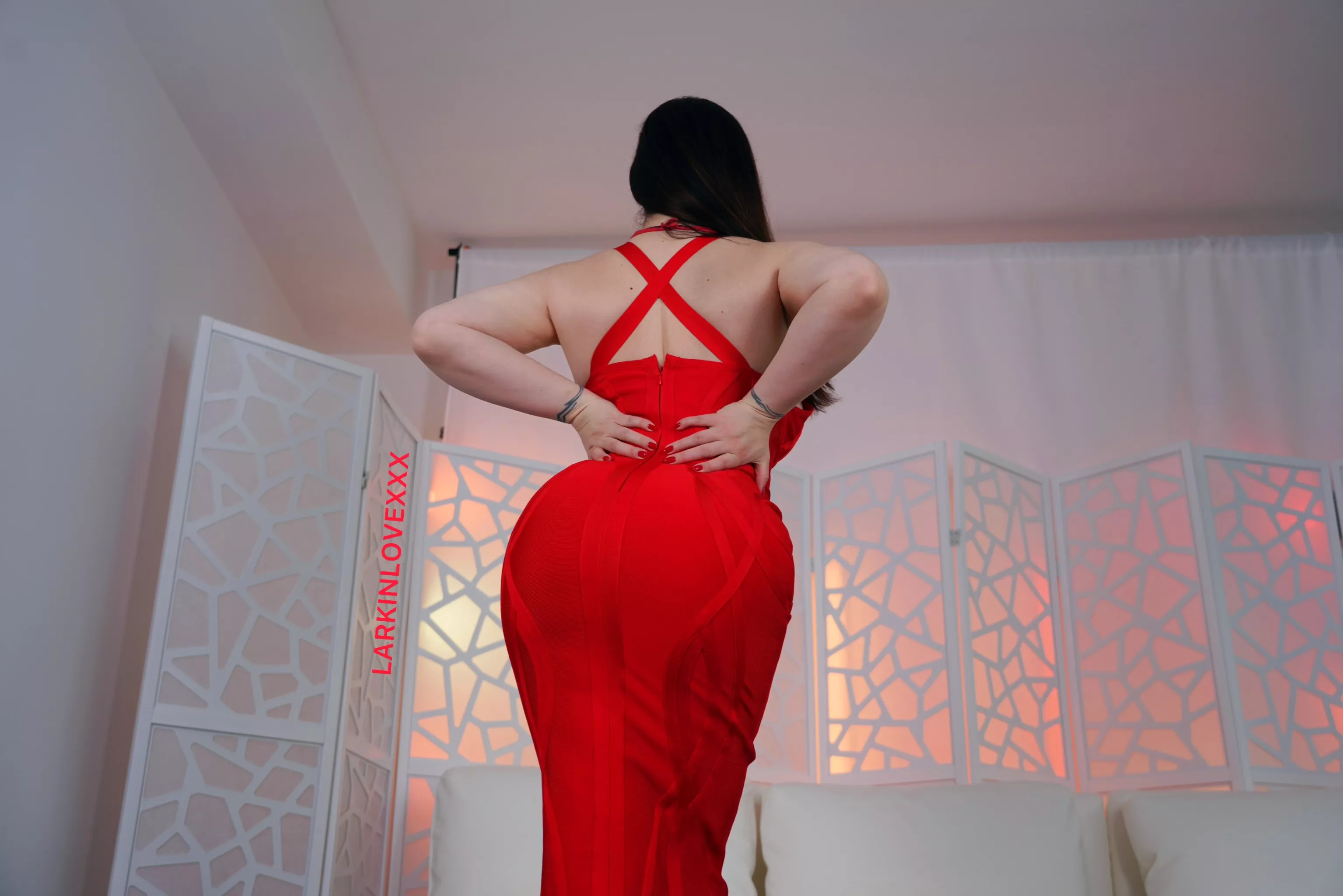 Does this dress make my butt look big? [OC]