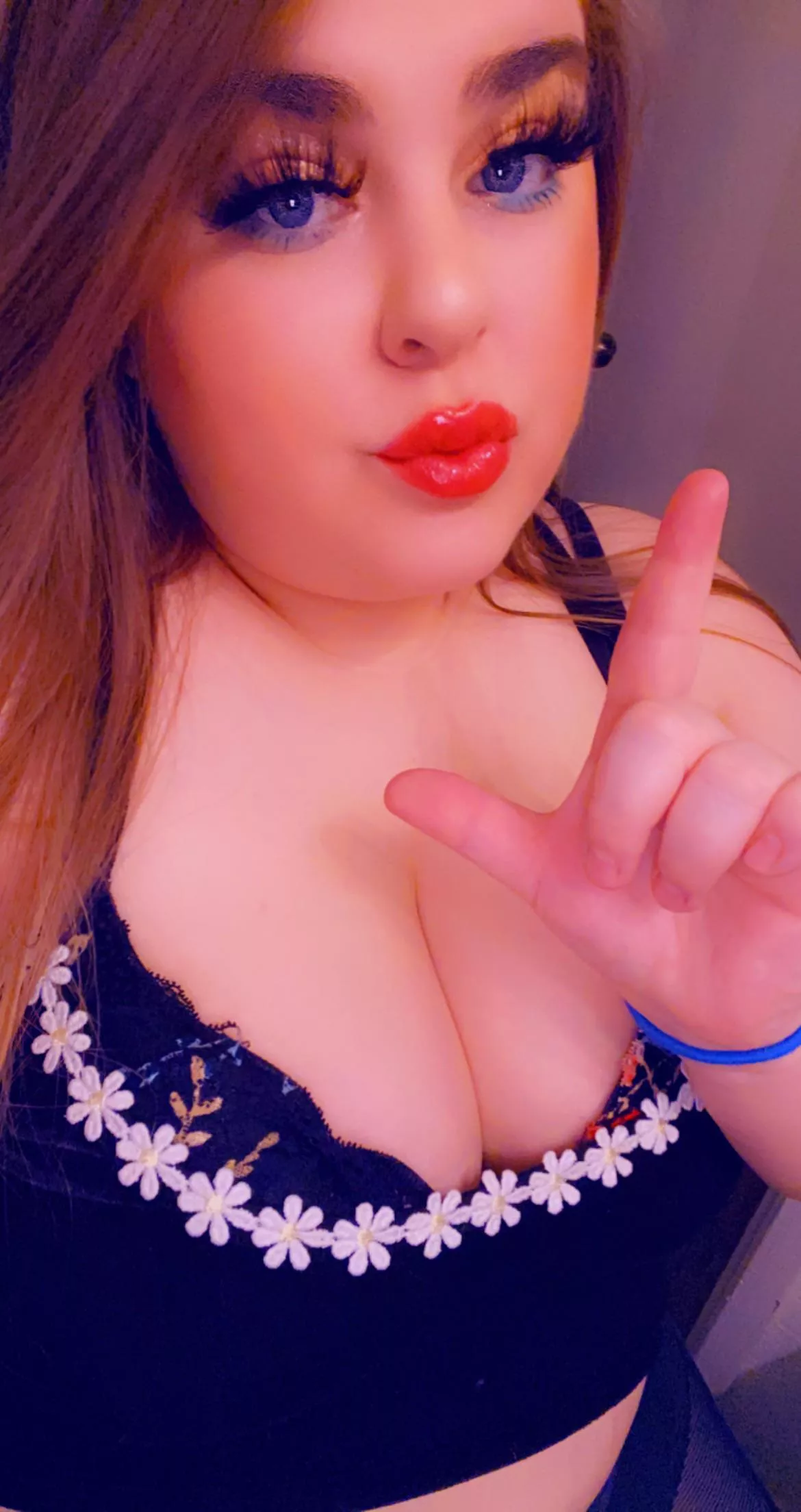 [domme] you losers could never please me 😈