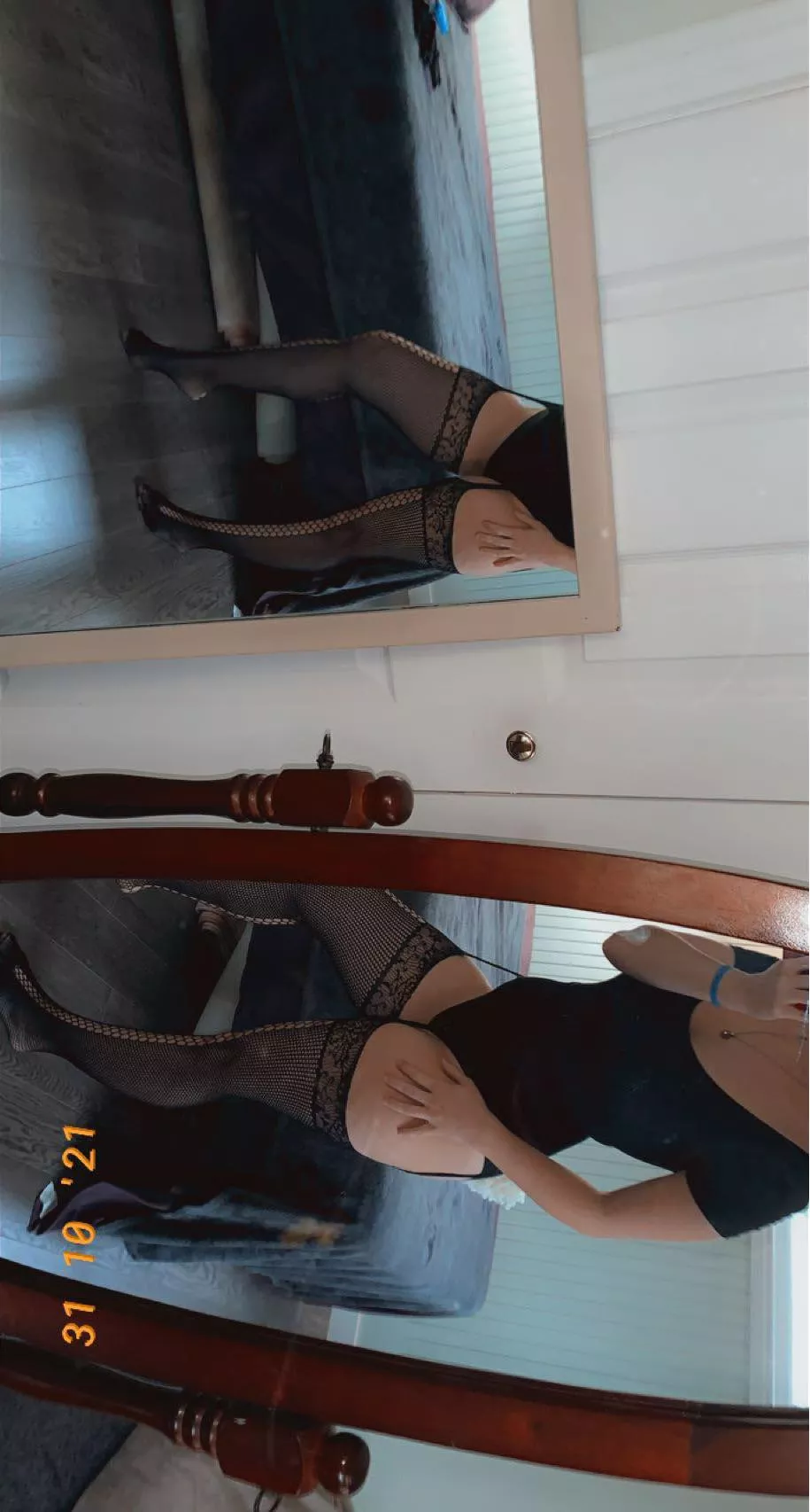 Double view of my favorite pantyhose! ðŸ˜ˆ