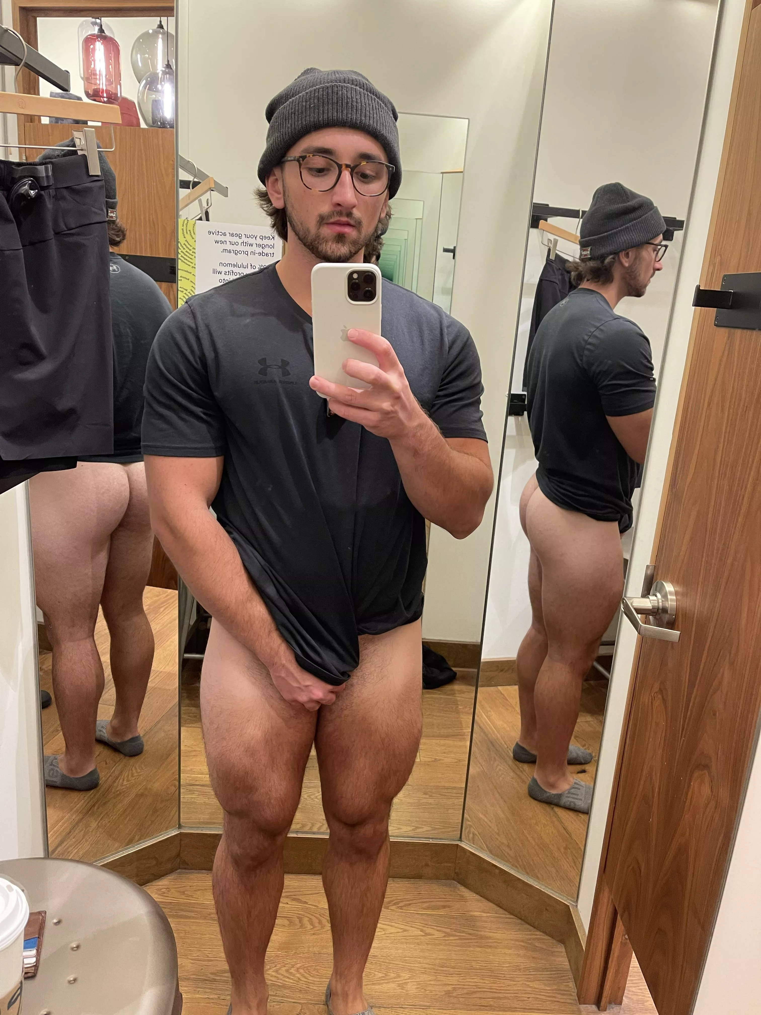 Dressing rooms hit different 🍑