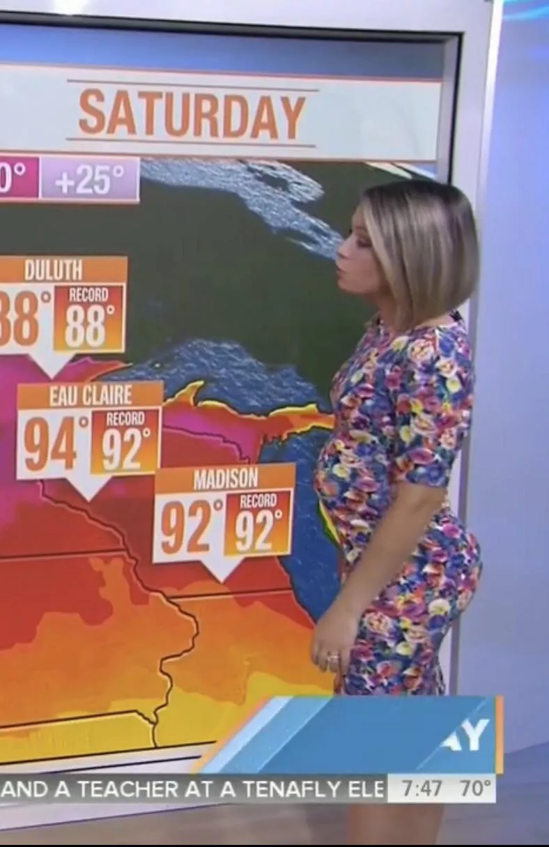 Dylan Dreyer- booty bigger than preggo belly