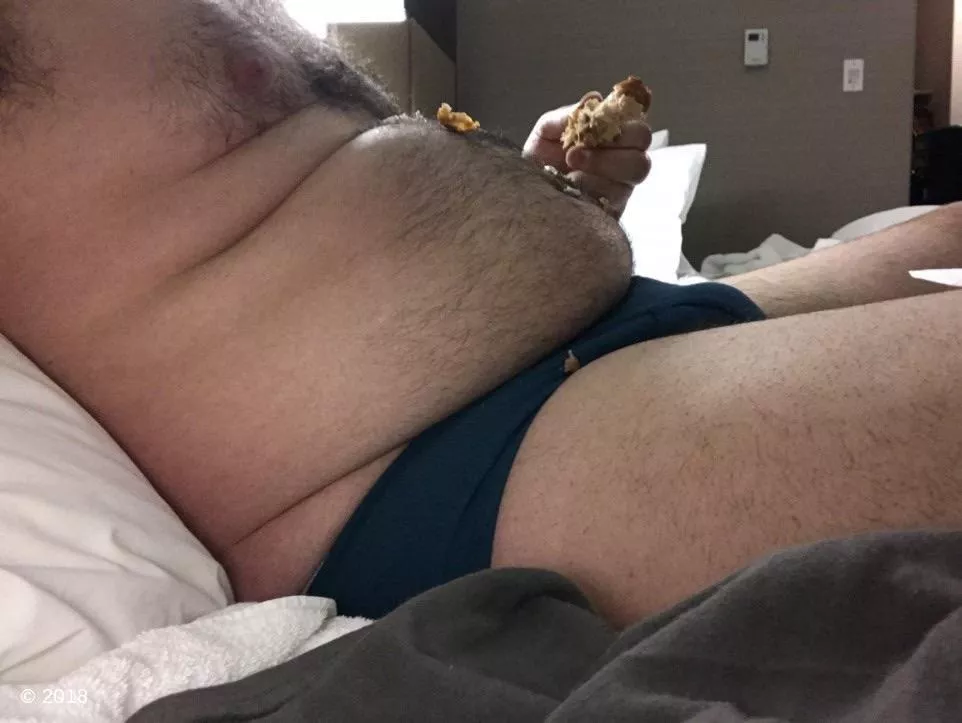 Eating does a belly good. Dms open