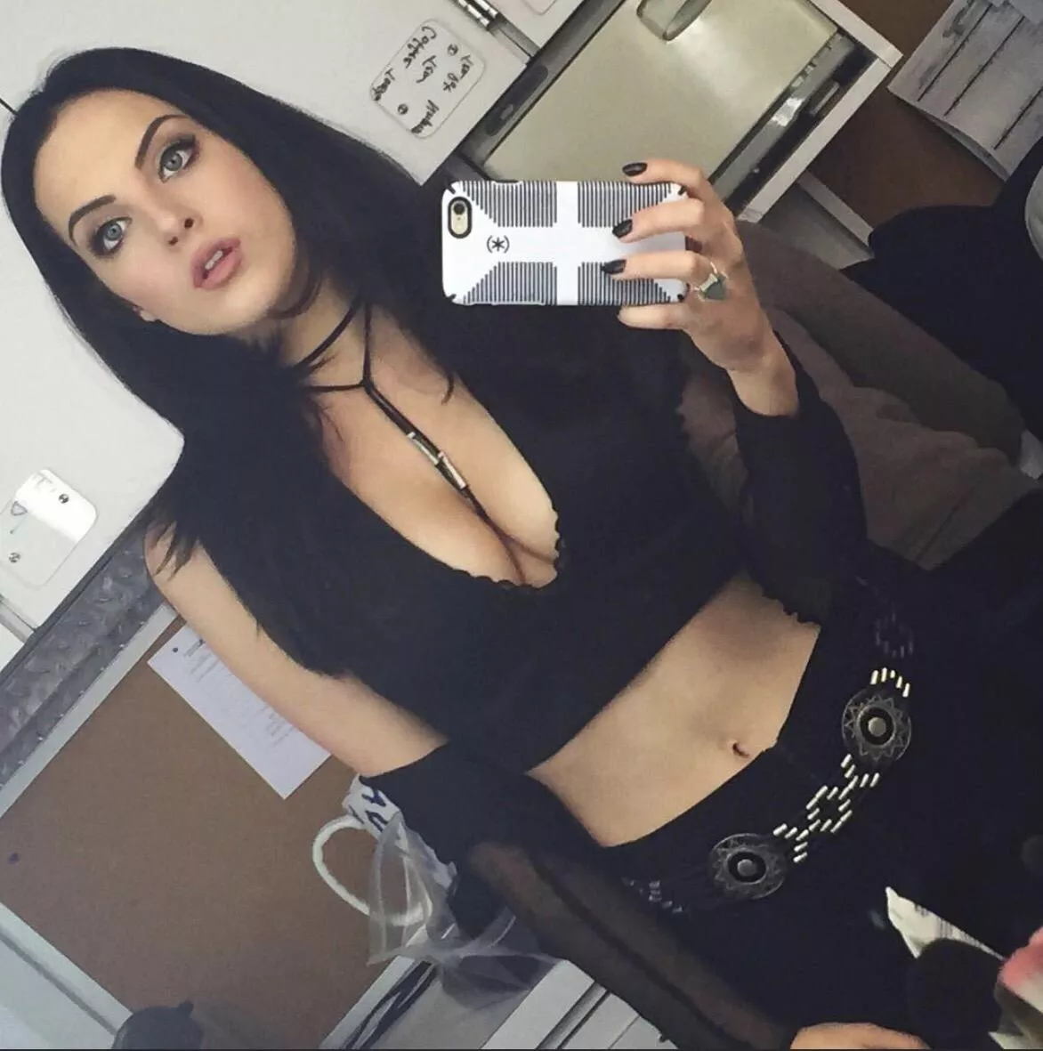 Elizabeth Gillies