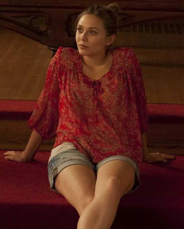 Elizabeth Olsen is naturally beautiful