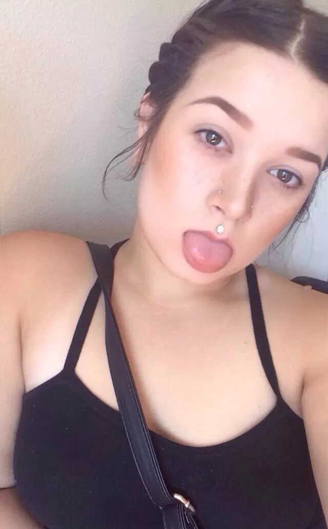 ($elling) (21f) (us/ny) Horny asf ! Bored as hell :) Dm me if you're interested ! (HardcoreContent)