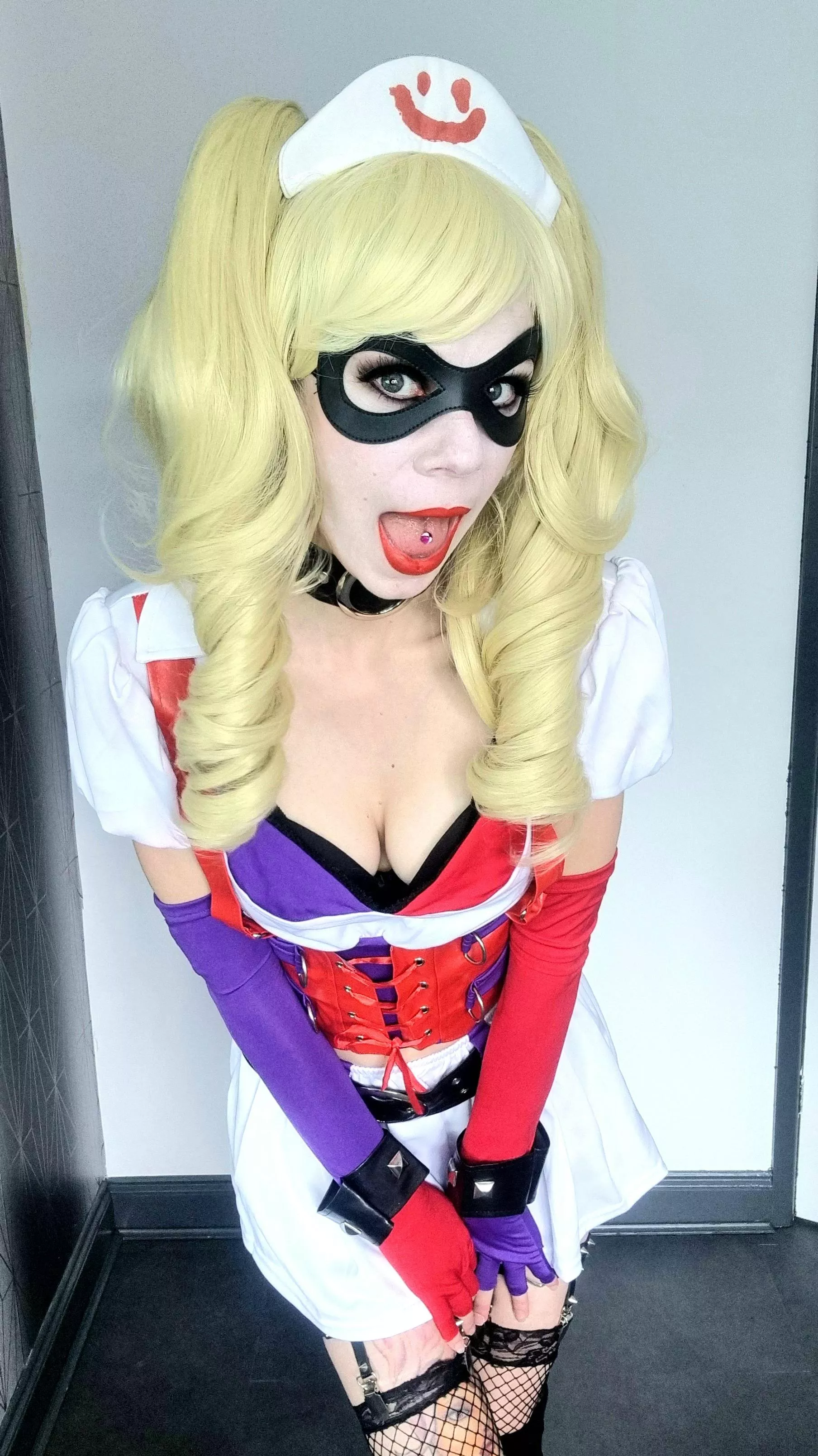 Enjoy my Nurse Harley cosplay!