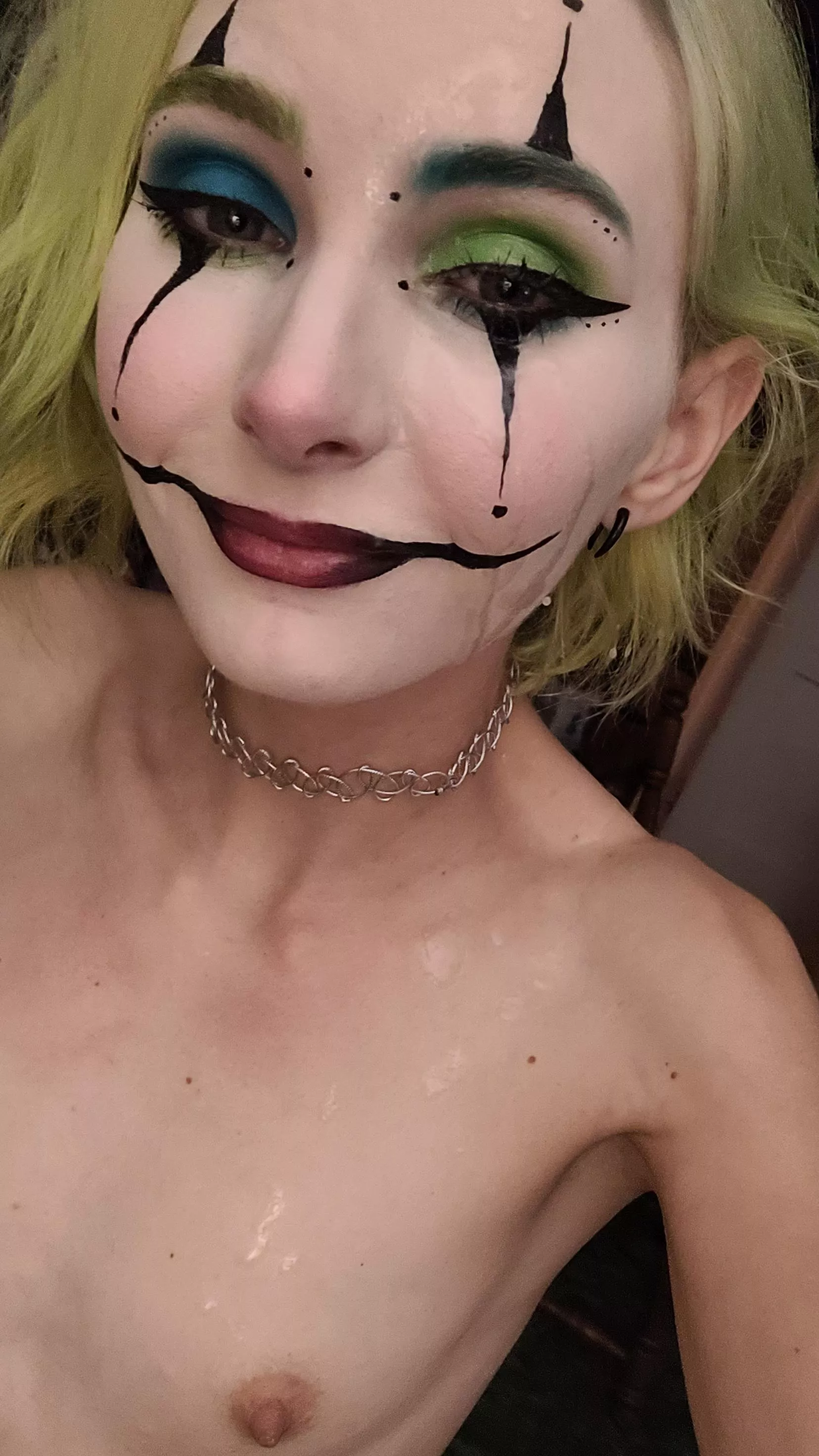 Ever been to a carnival? Let's play that game where you shoot the clown in the face. ðŸ˜œ [26f]