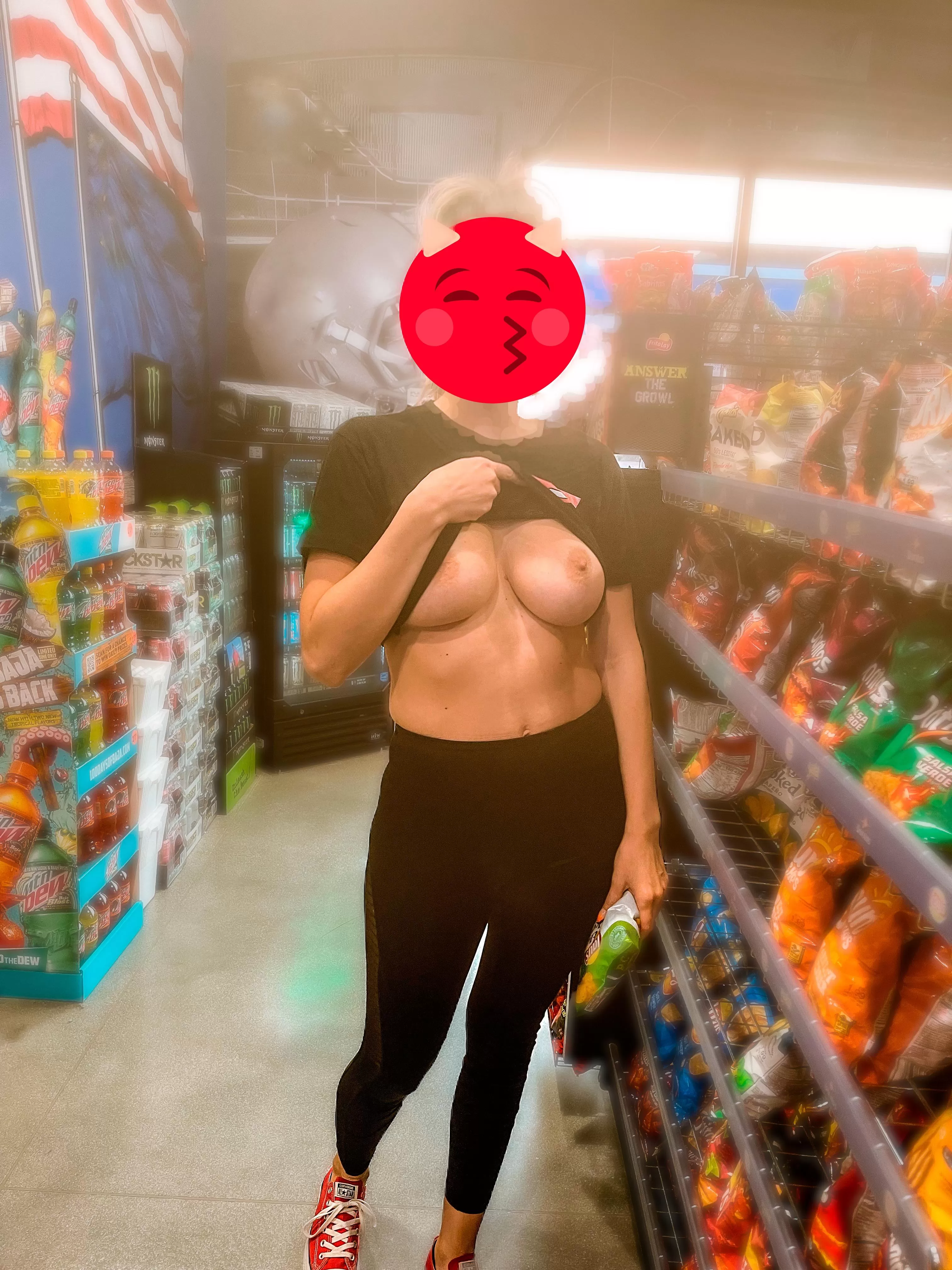 Excuse me, can anyone help me find some sausage? (F32)