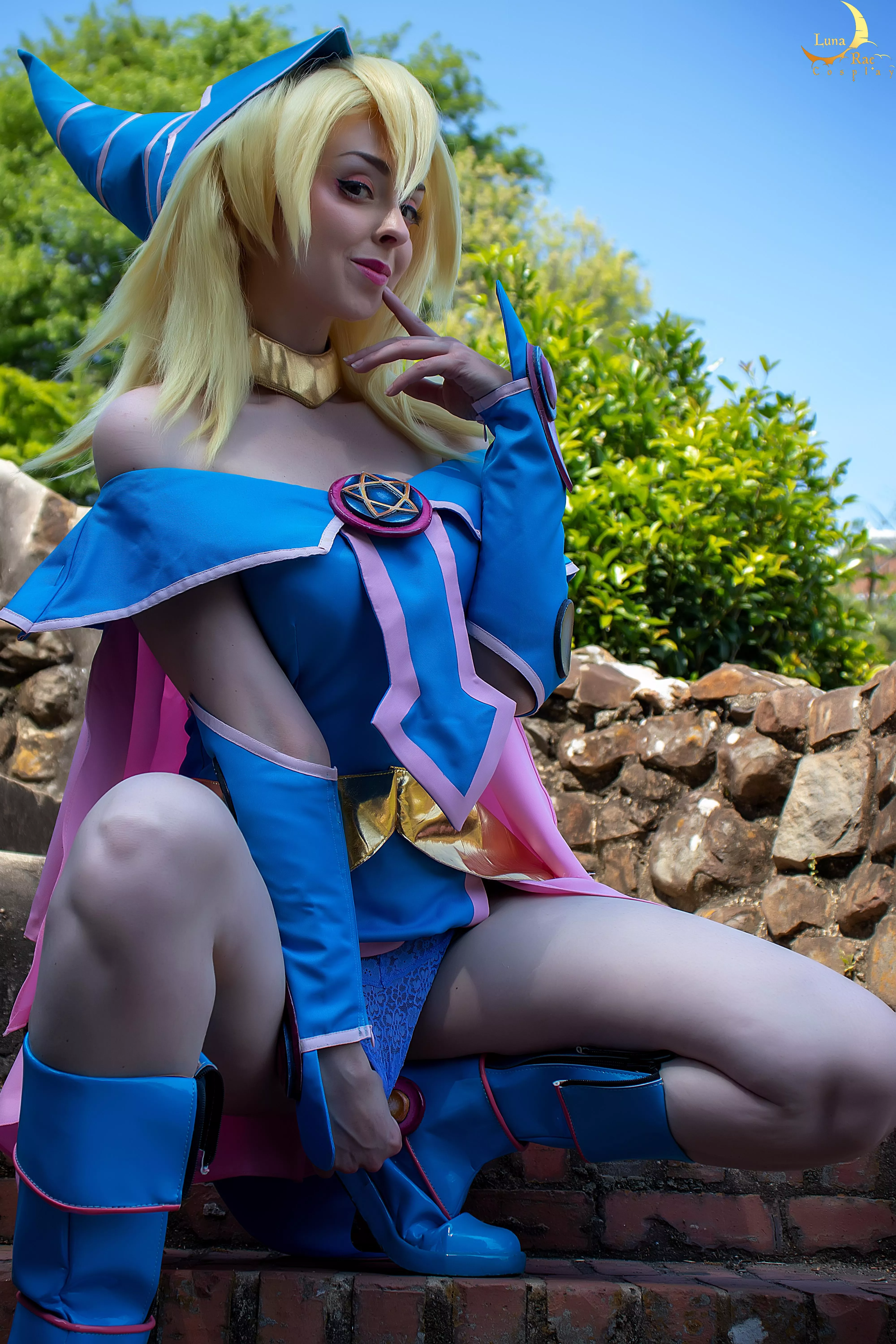 Exhibitionist Dark magician Girl by Lunaraecosplay [self]