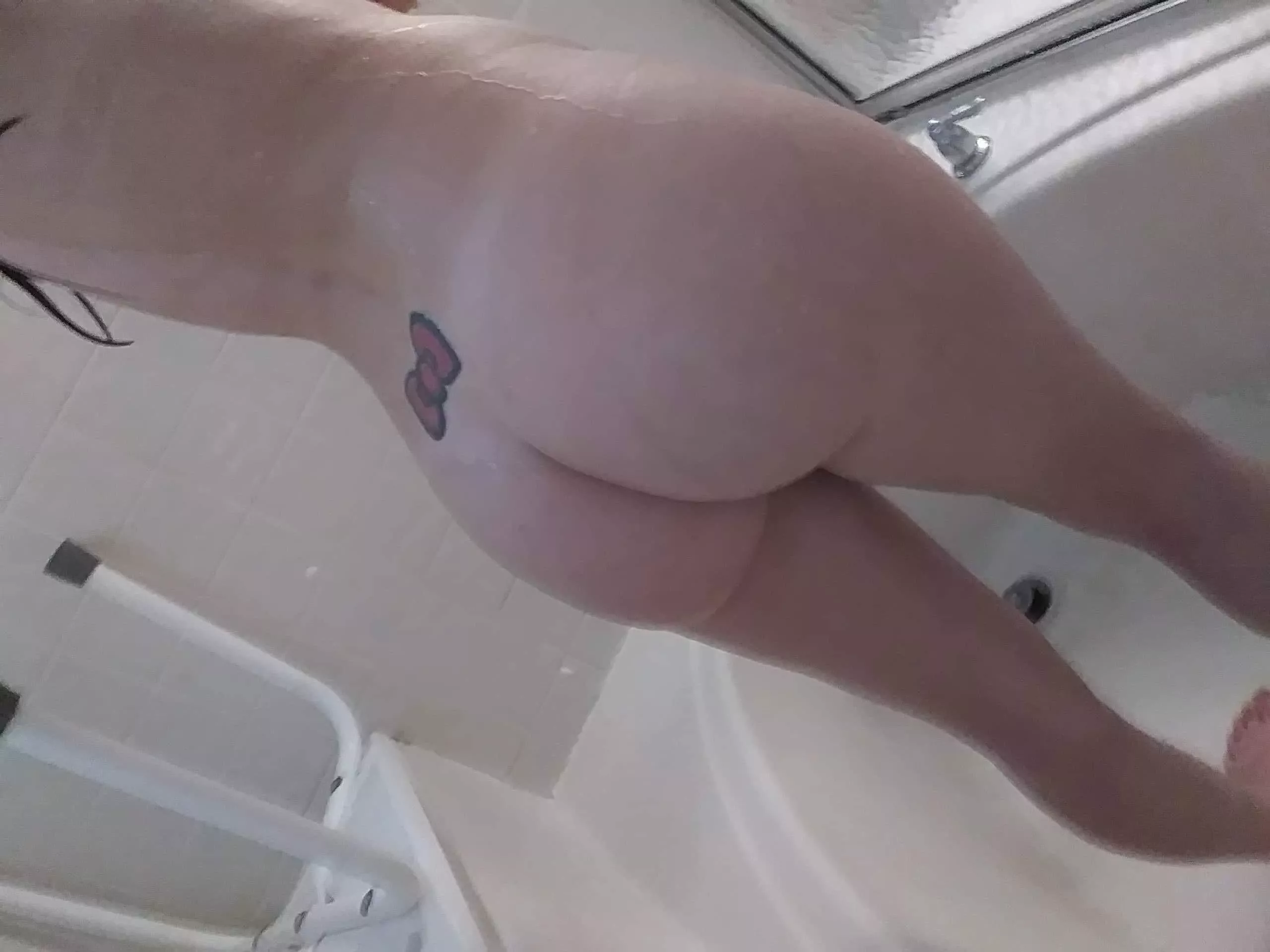 Extra clean booty ;3