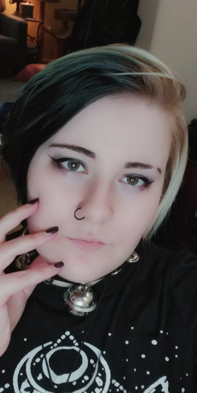 (F 19) Makeup look for today ðŸ–¤