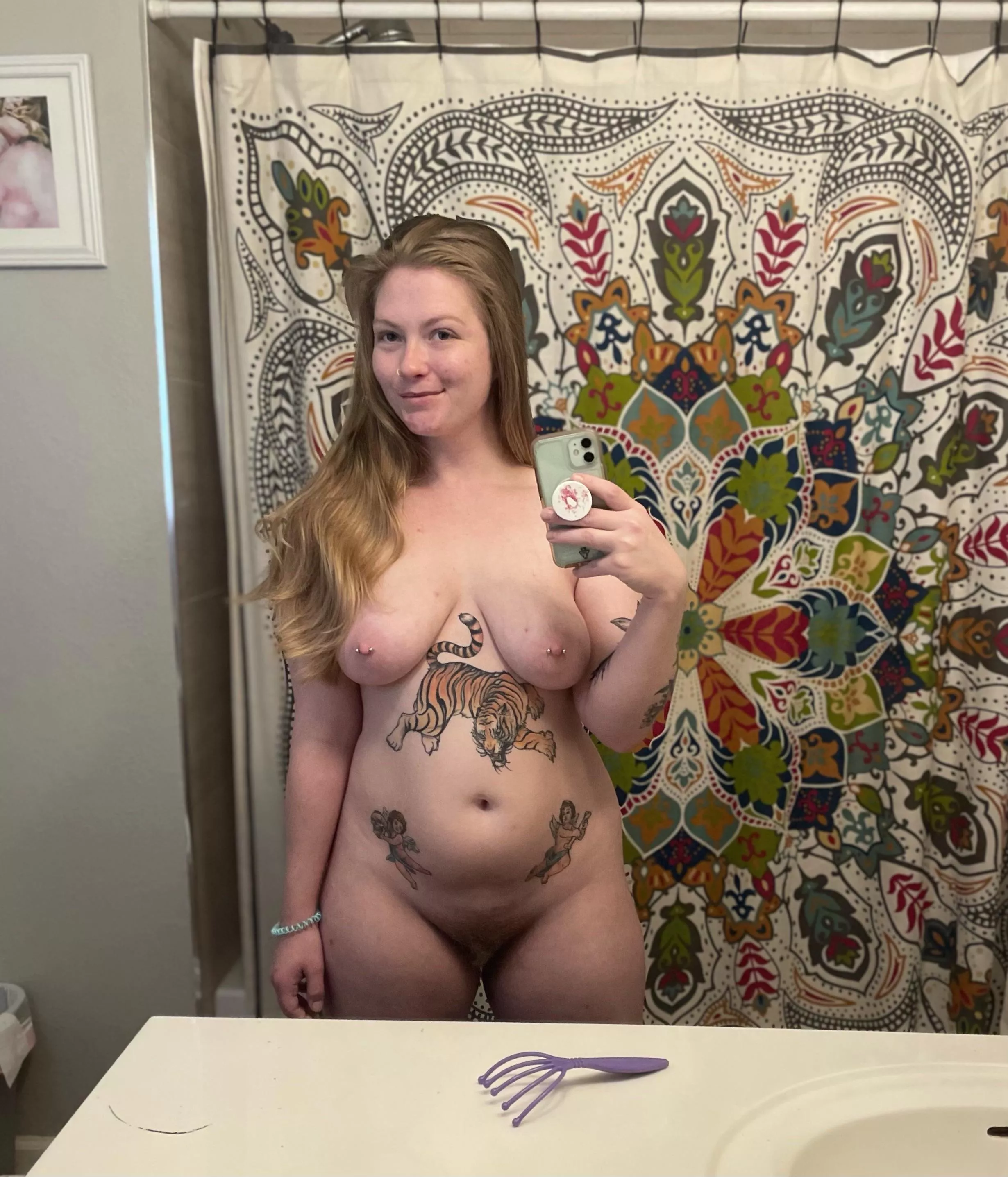 F 24 5’2” 160lb